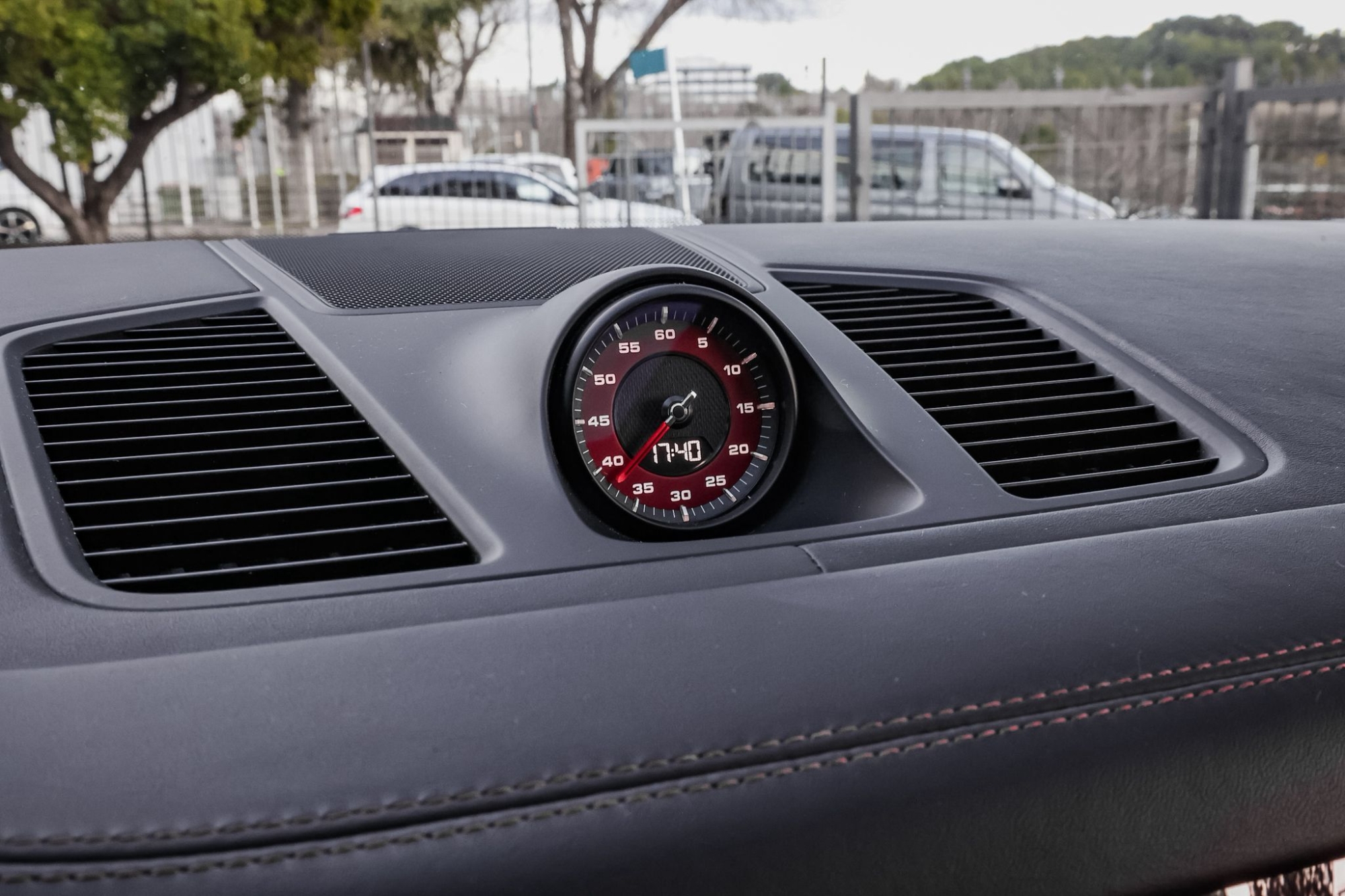 PORSCHE CAYENNE GTS COUPE AKRAPOVIC