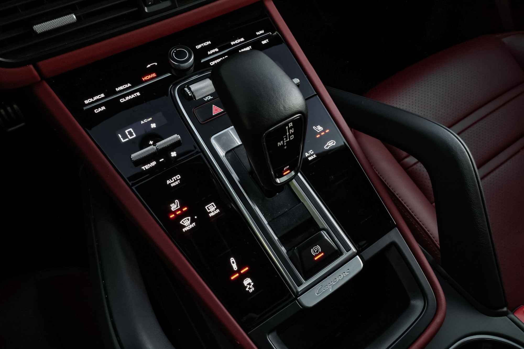 PORSCHE CAYENNE GTS COUPE AKRAPOVIC