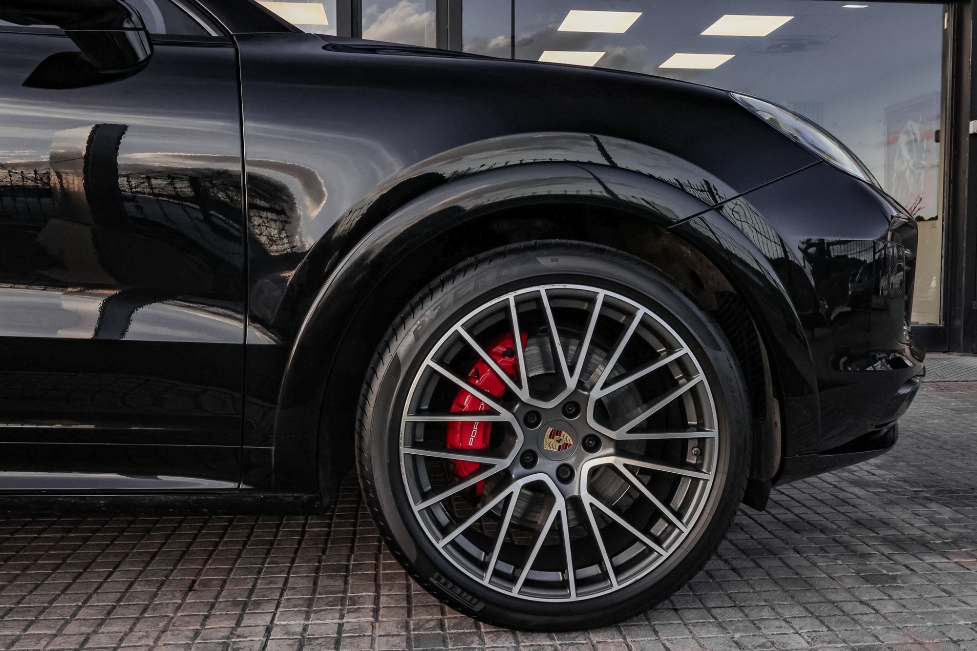 PORSCHE CAYENNE GTS COUPE AKRAPOVIC
