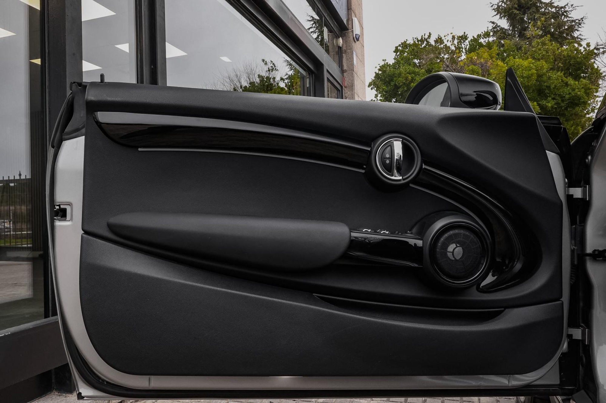 MINI COOPER S CABRIO LOOK JOHN COOPER WORKS