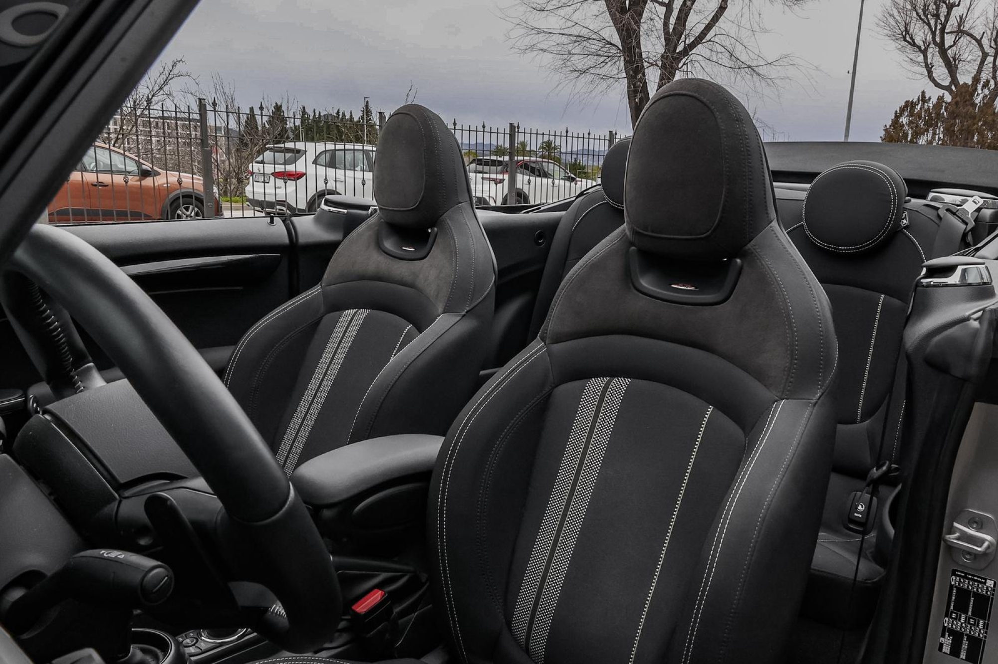 MINI COOPER S CABRIO LOOK JOHN COOPER WORKS