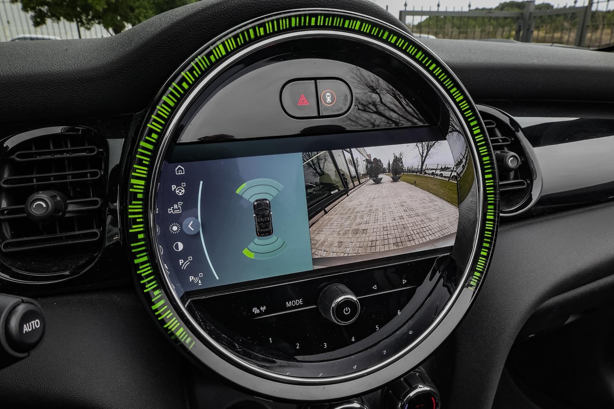 MINI COOPER S CABRIO LOOK JOHN COOPER WORKS