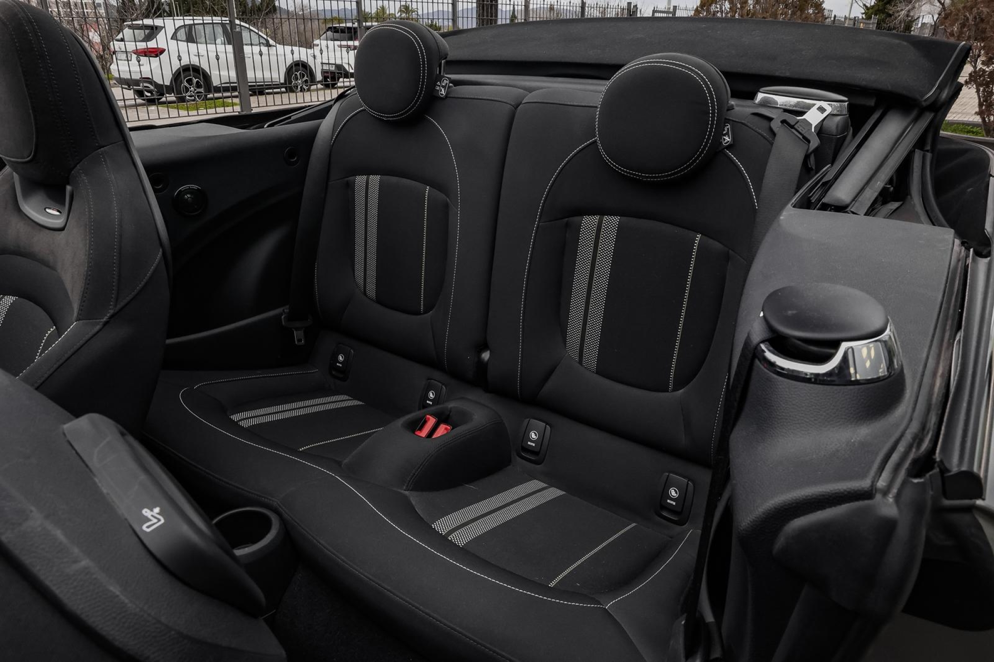 MINI COOPER S CABRIO LOOK JOHN COOPER WORKS