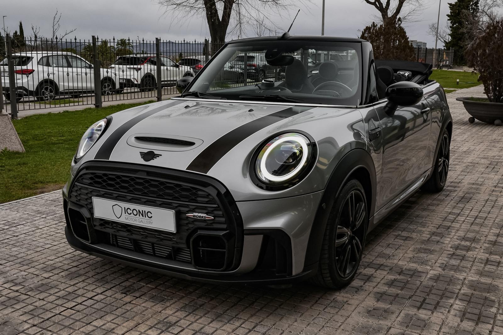 MINI COOPER S CABRIO LOOK JOHN COOPER WORKS