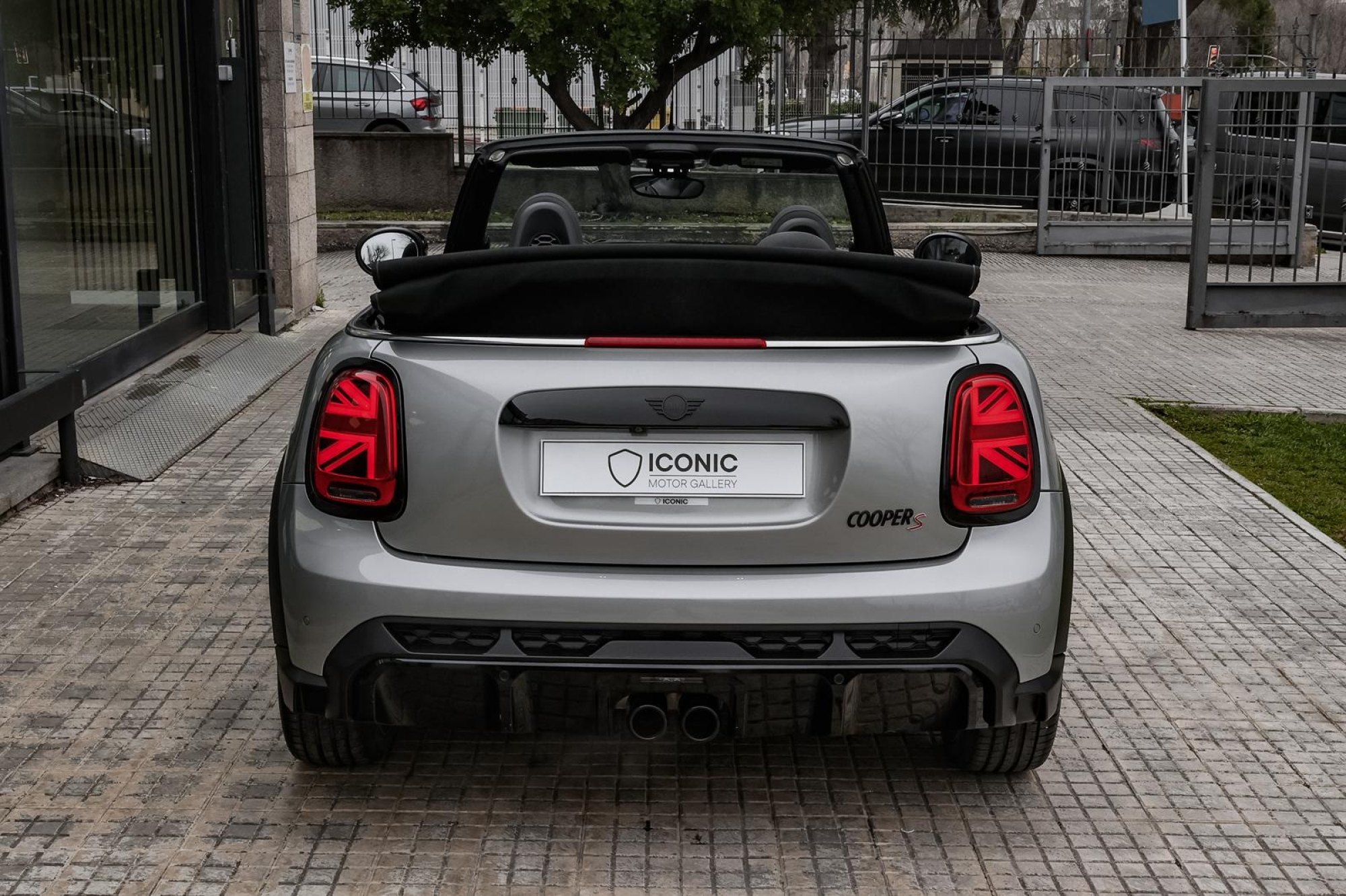MINI COOPER S CABRIO LOOK JOHN COOPER WORKS