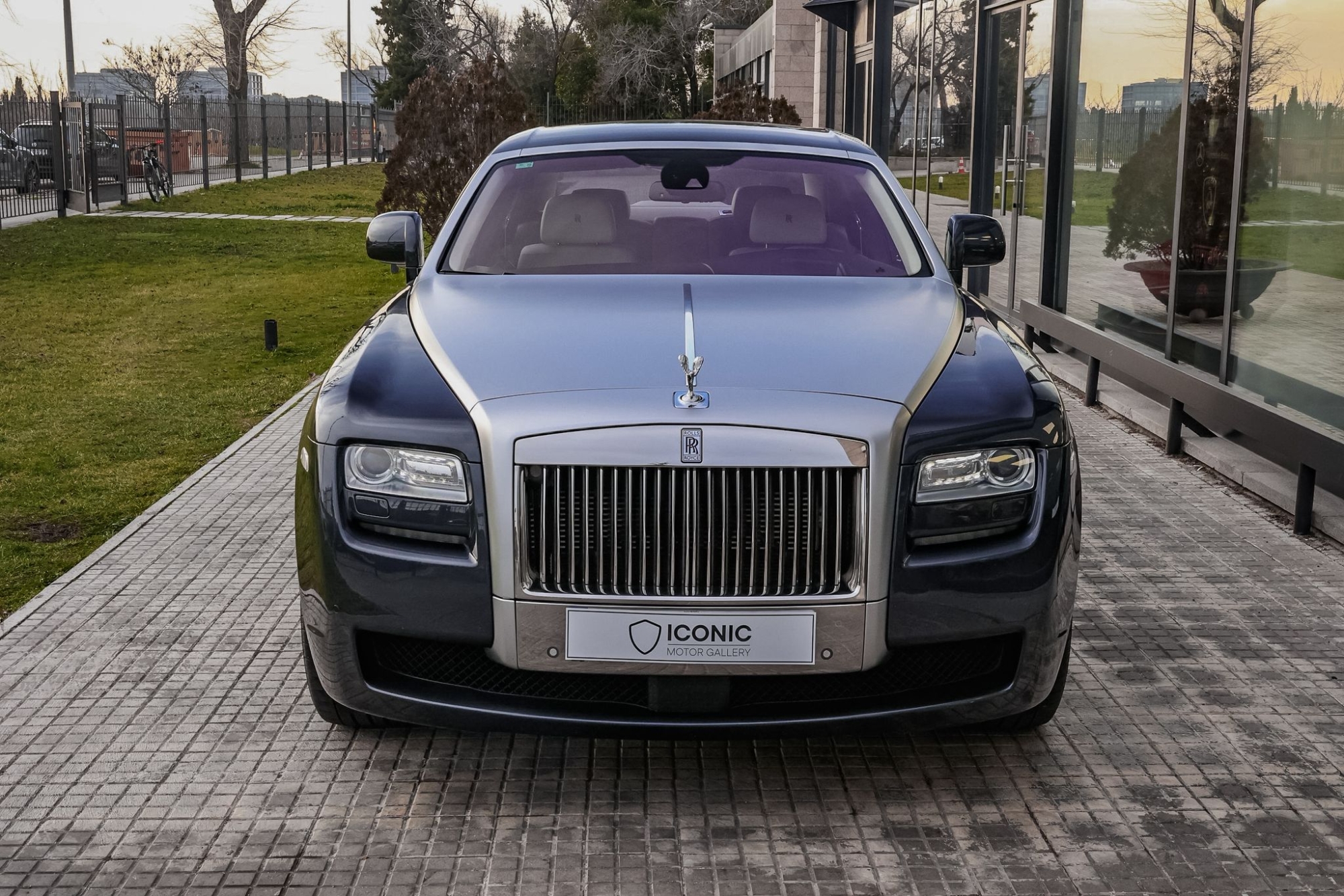 ROLLS-ROYCE GHOST