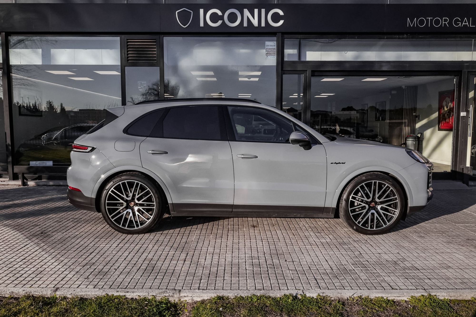 PORSCHE CAYENNE E-HYBRID 