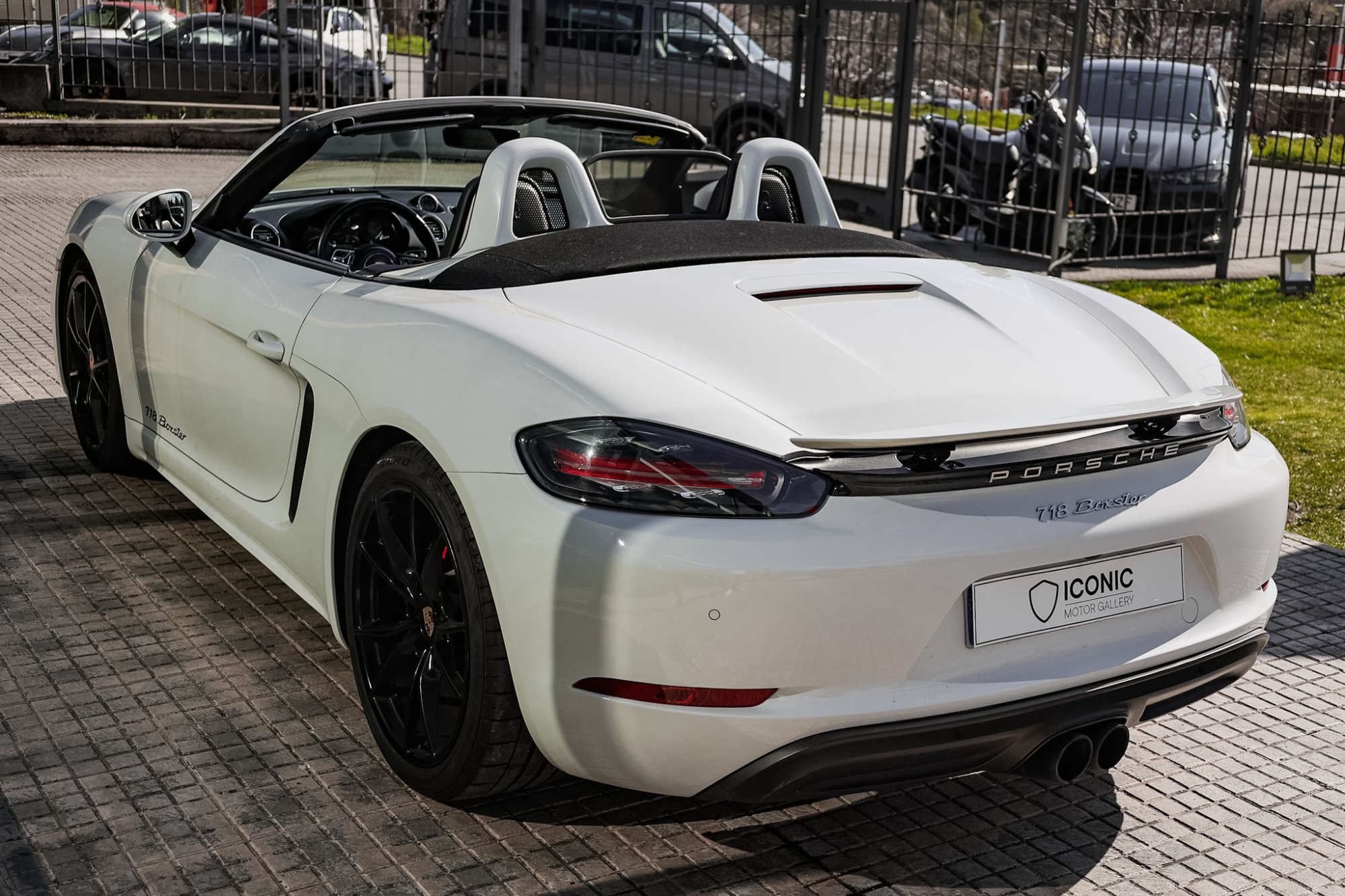 PORSCHE 718 BOXSTER
