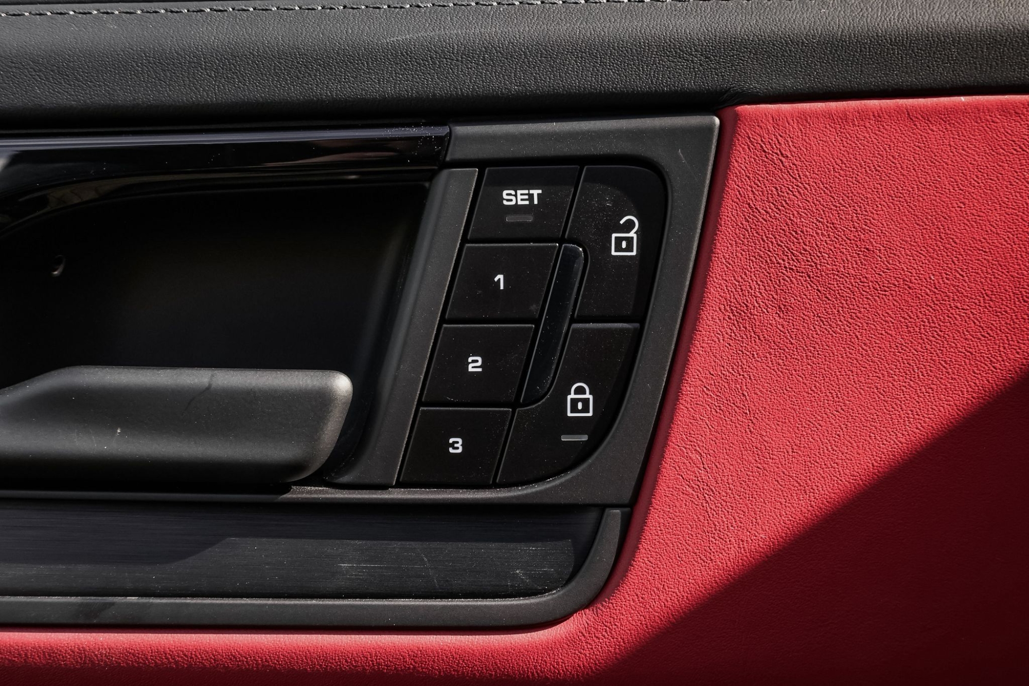 PORSCHE CAYENNE COUPE GTS 