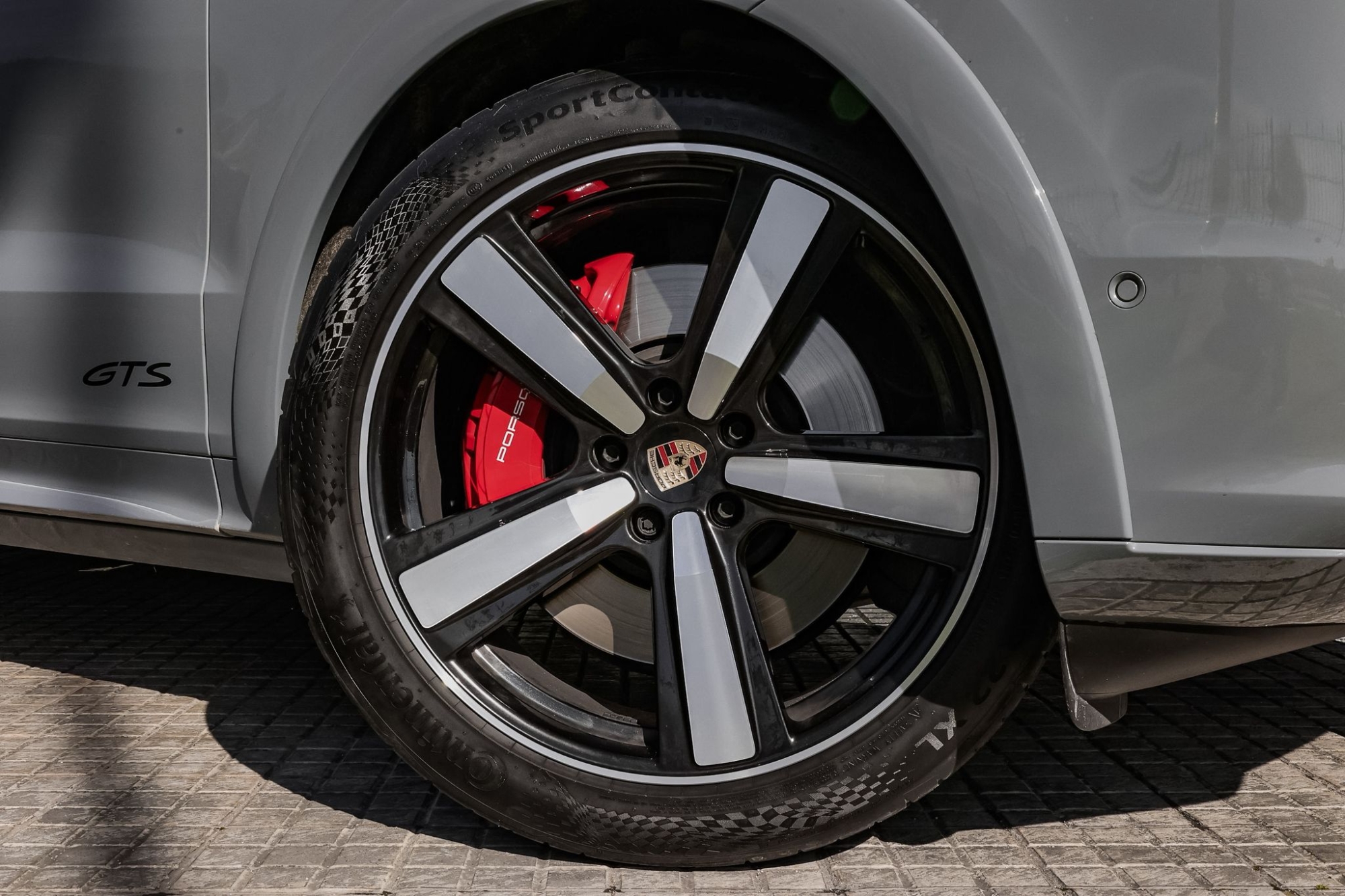 PORSCHE CAYENNE COUPE GTS 