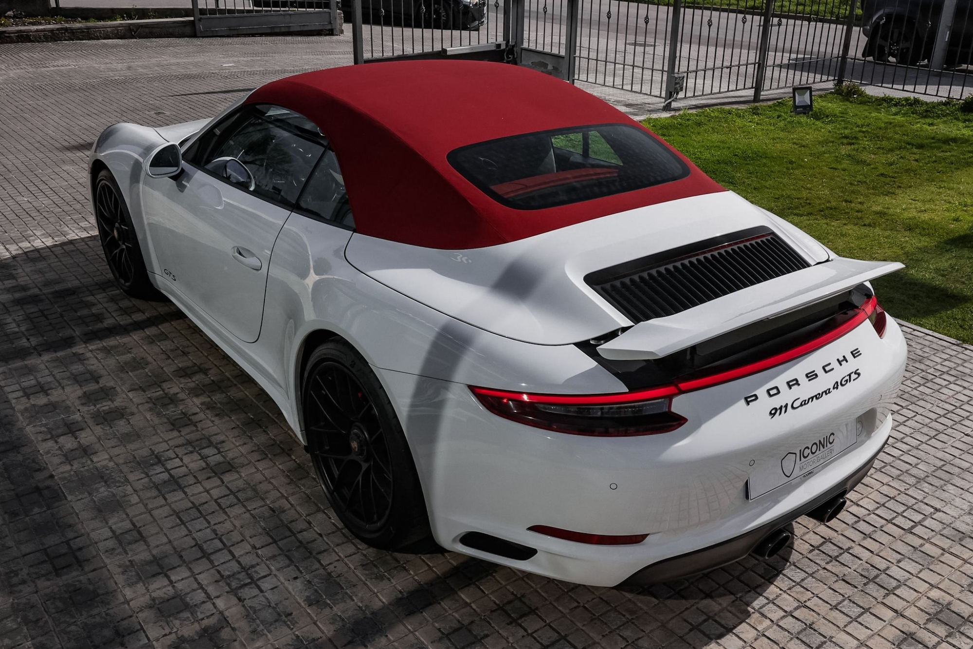 PORSCHE 911 991.2 CARRERA 4 GTS CABRIOLET