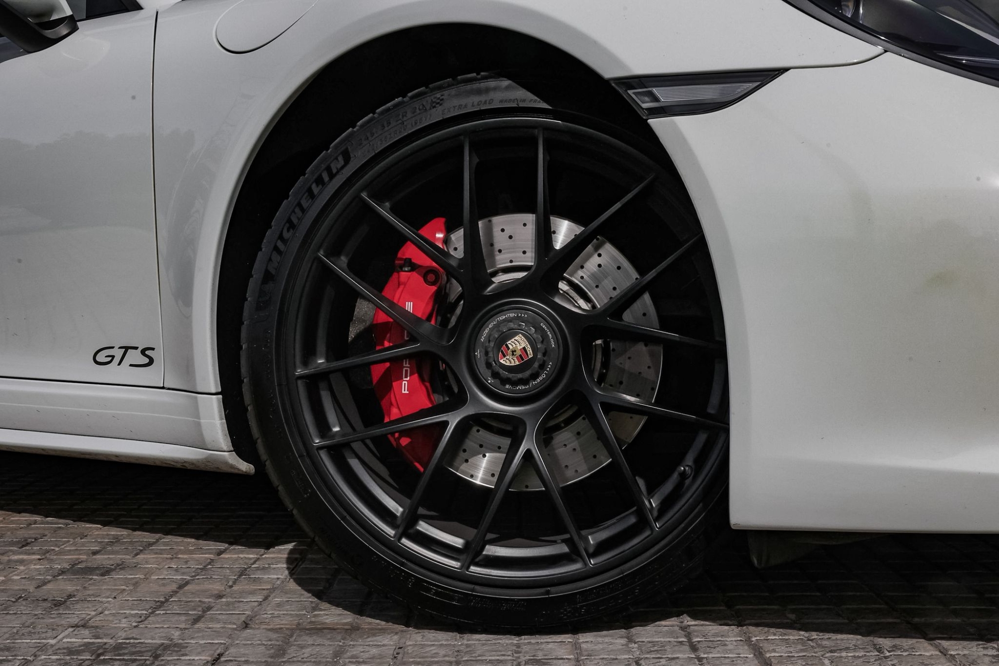 PORSCHE 911 991.2 CARRERA 4 GTS CABRIOLET