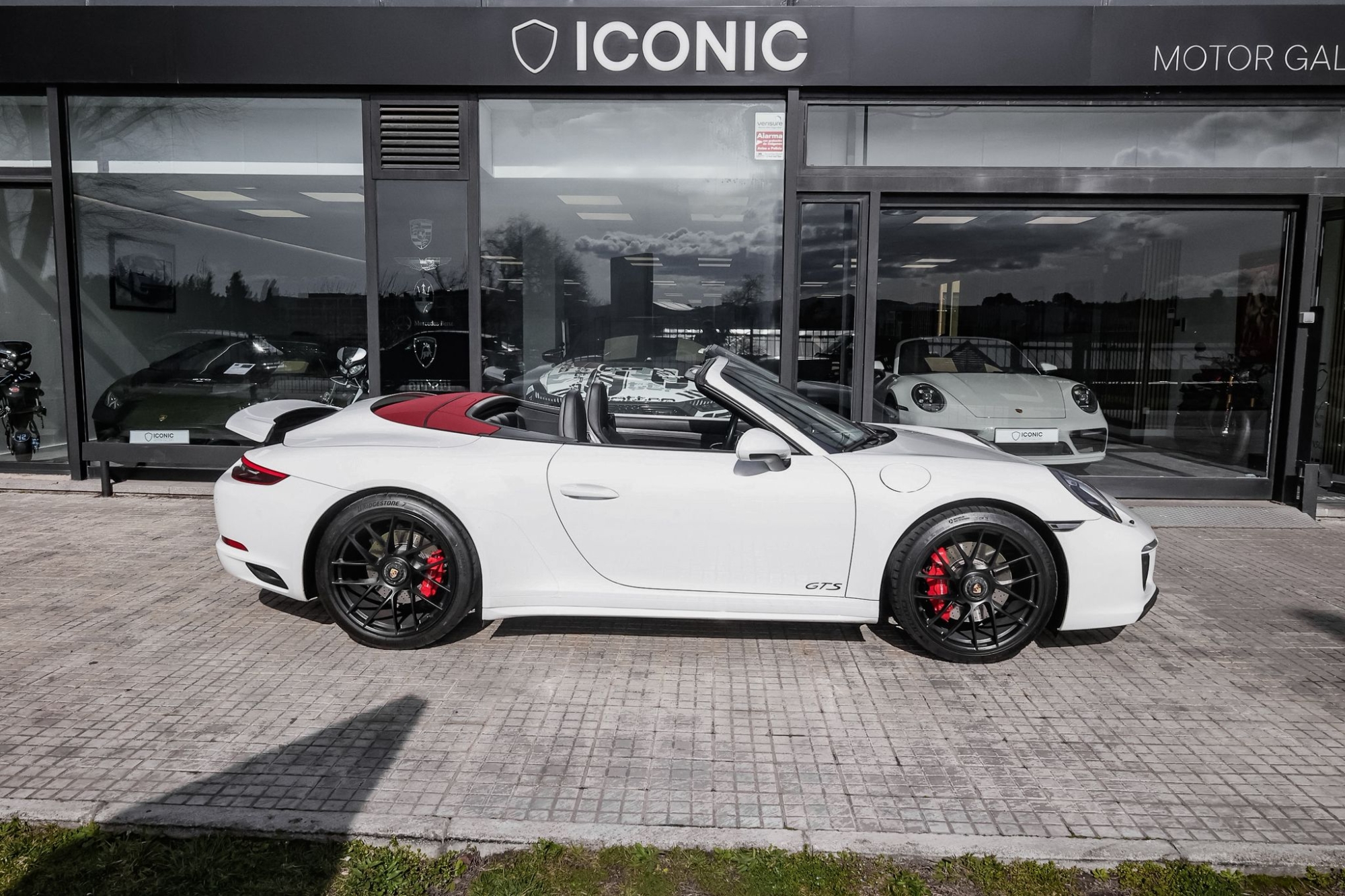 PORSCHE 911 991.2 CARRERA 4 GTS CABRIOLET