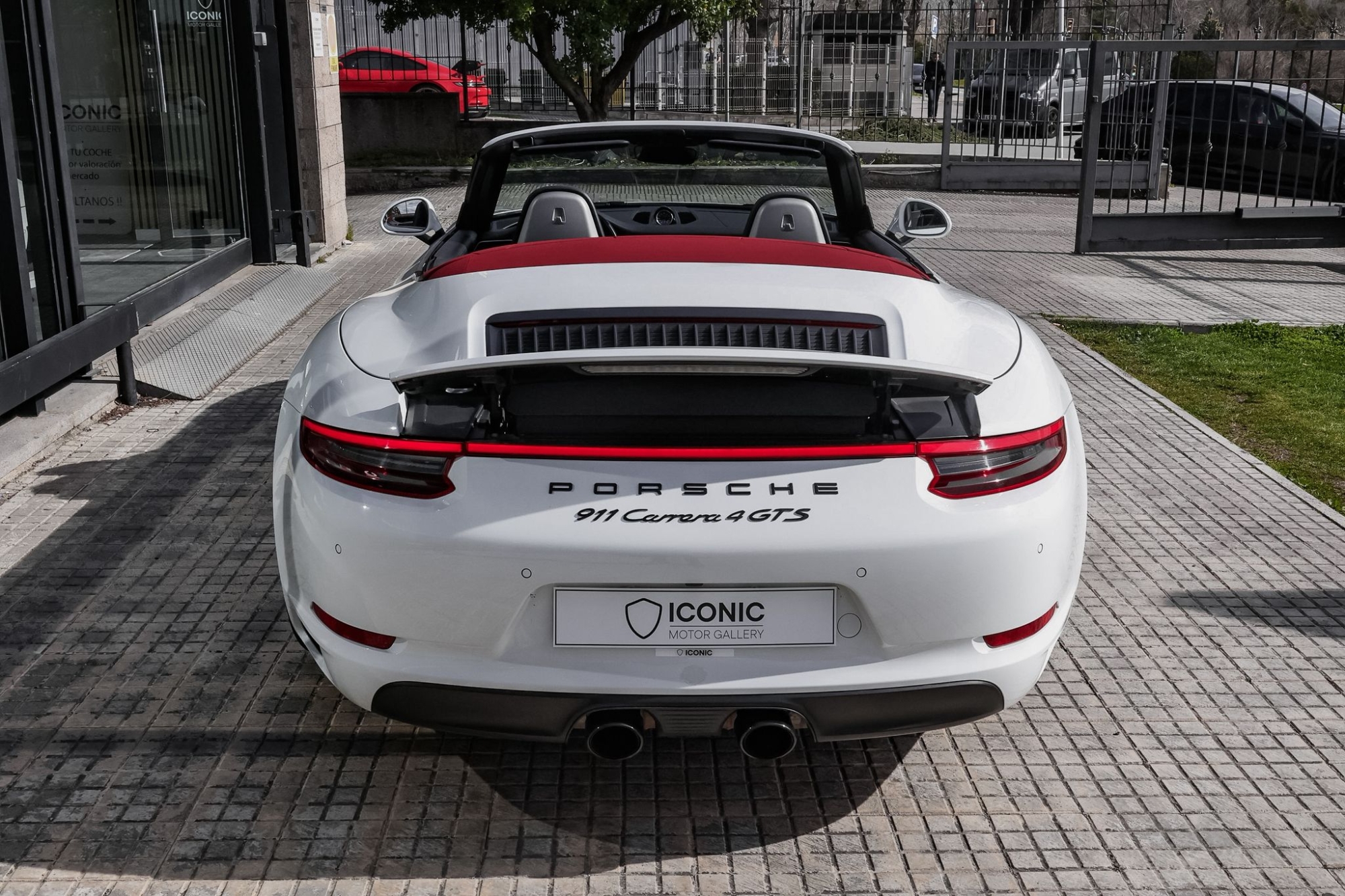 PORSCHE 911 991.2 CARRERA 4 GTS CABRIOLET