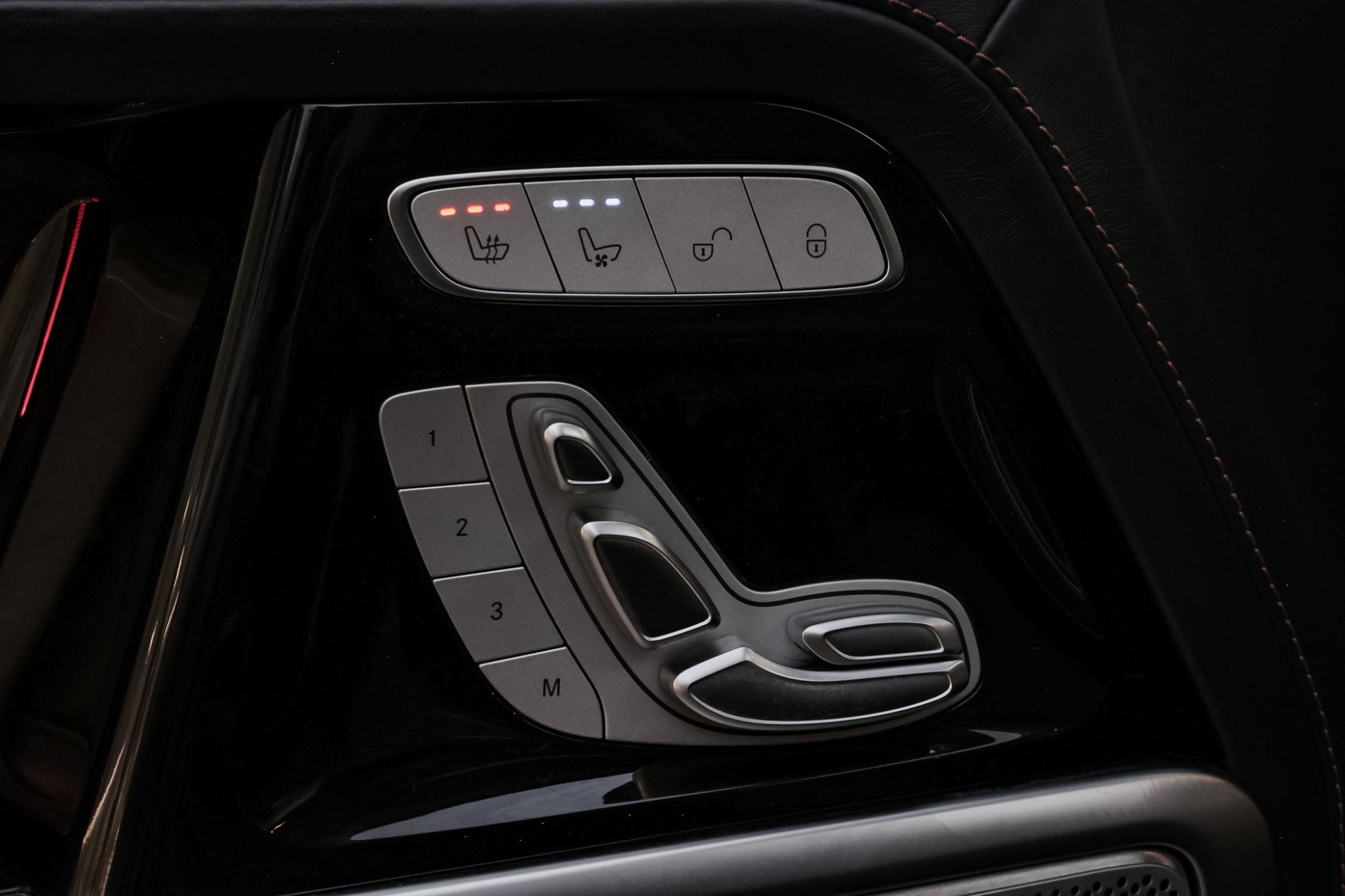 MERCEDES-BENZ G63 AMG