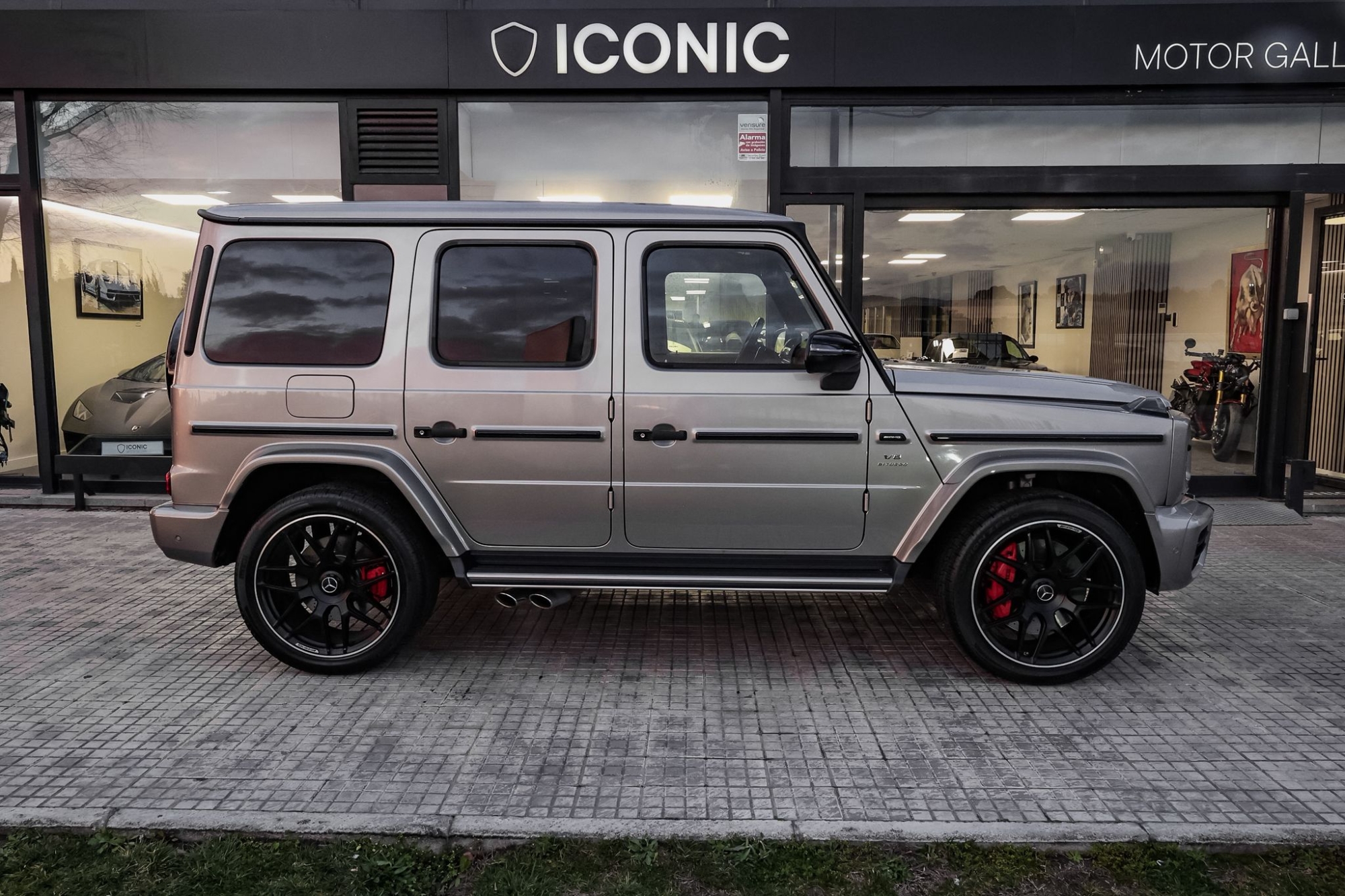 MERCEDES-BENZ G63 AMG
