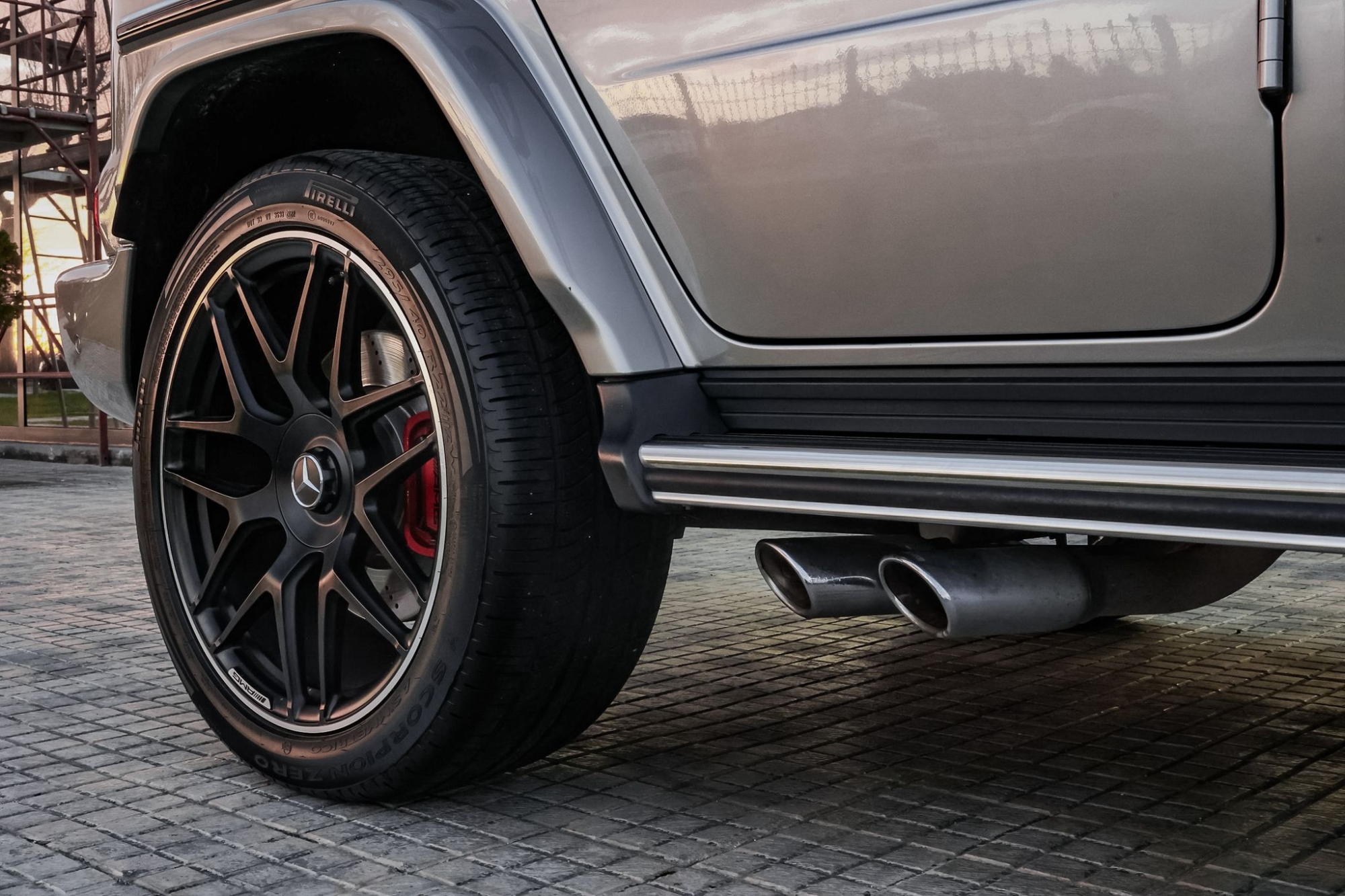 MERCEDES-BENZ G63 AMG