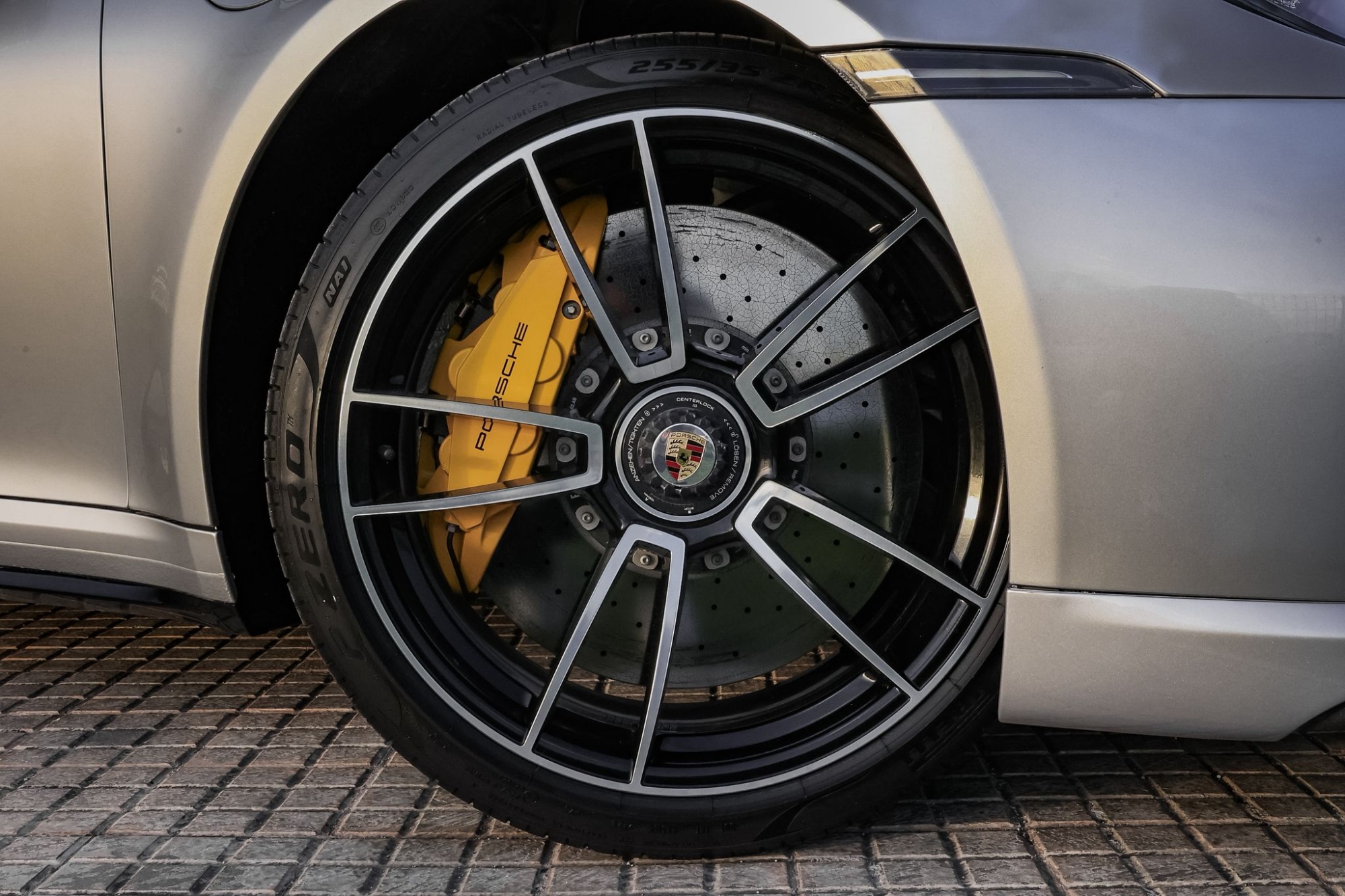 PORSCHE 911 992 TURBO S CABRIO