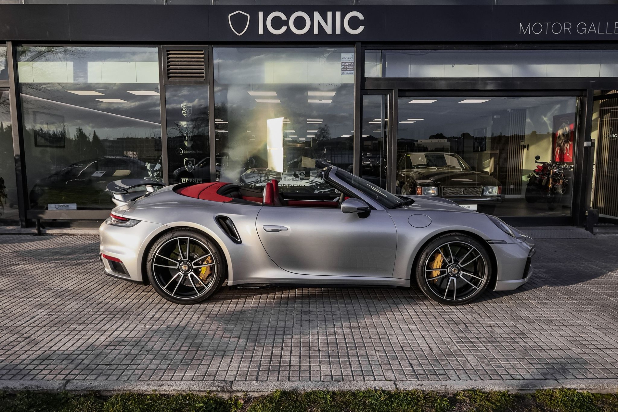 PORSCHE 911 992 TURBO S CABRIO