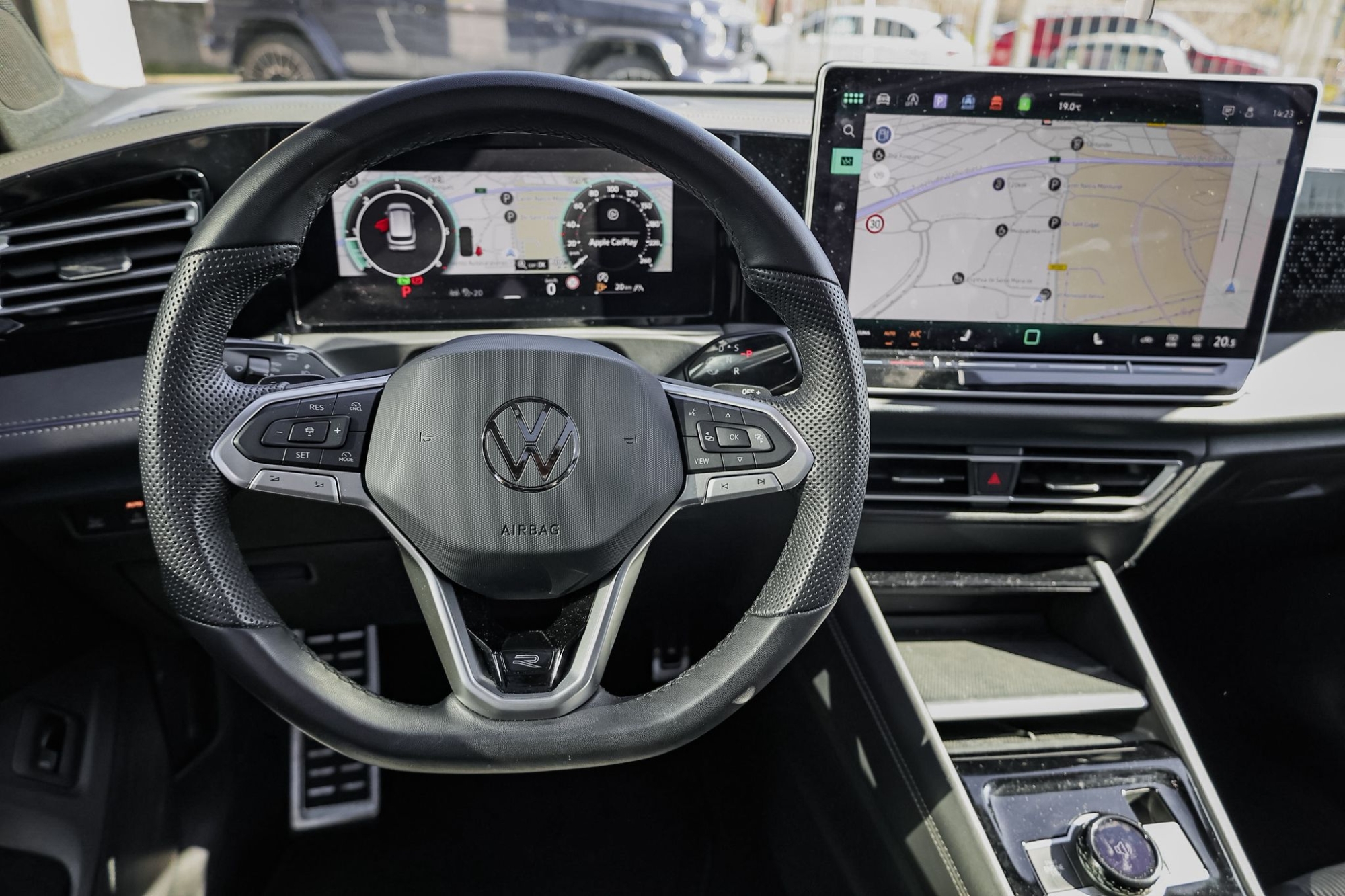 VOLKSWAGEN TIGUAN R-LINE