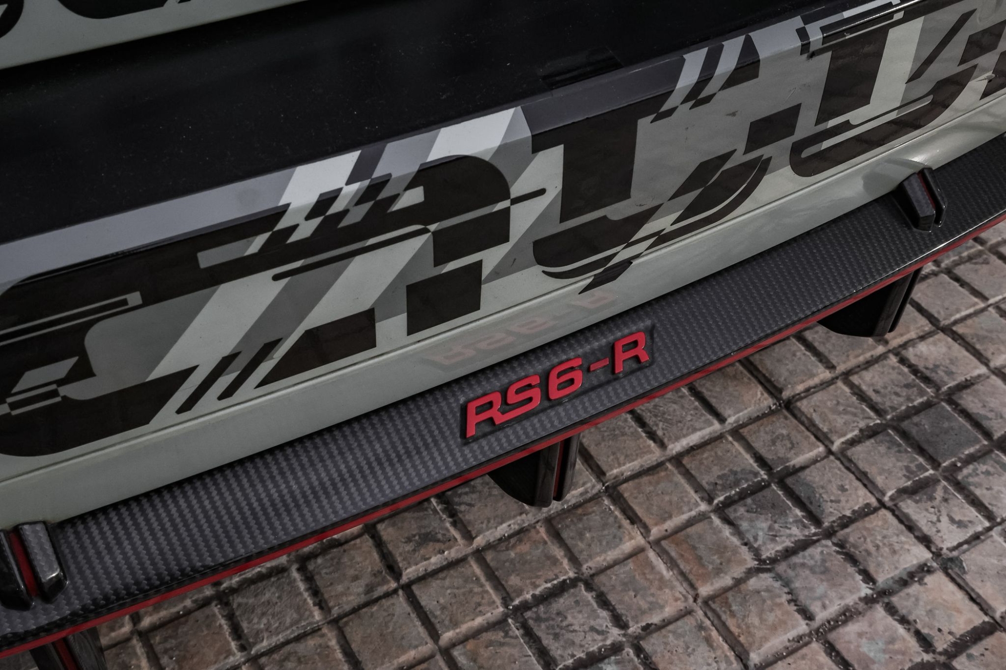 AUDI RS6 R ABT 1 OF 1 1000 CV