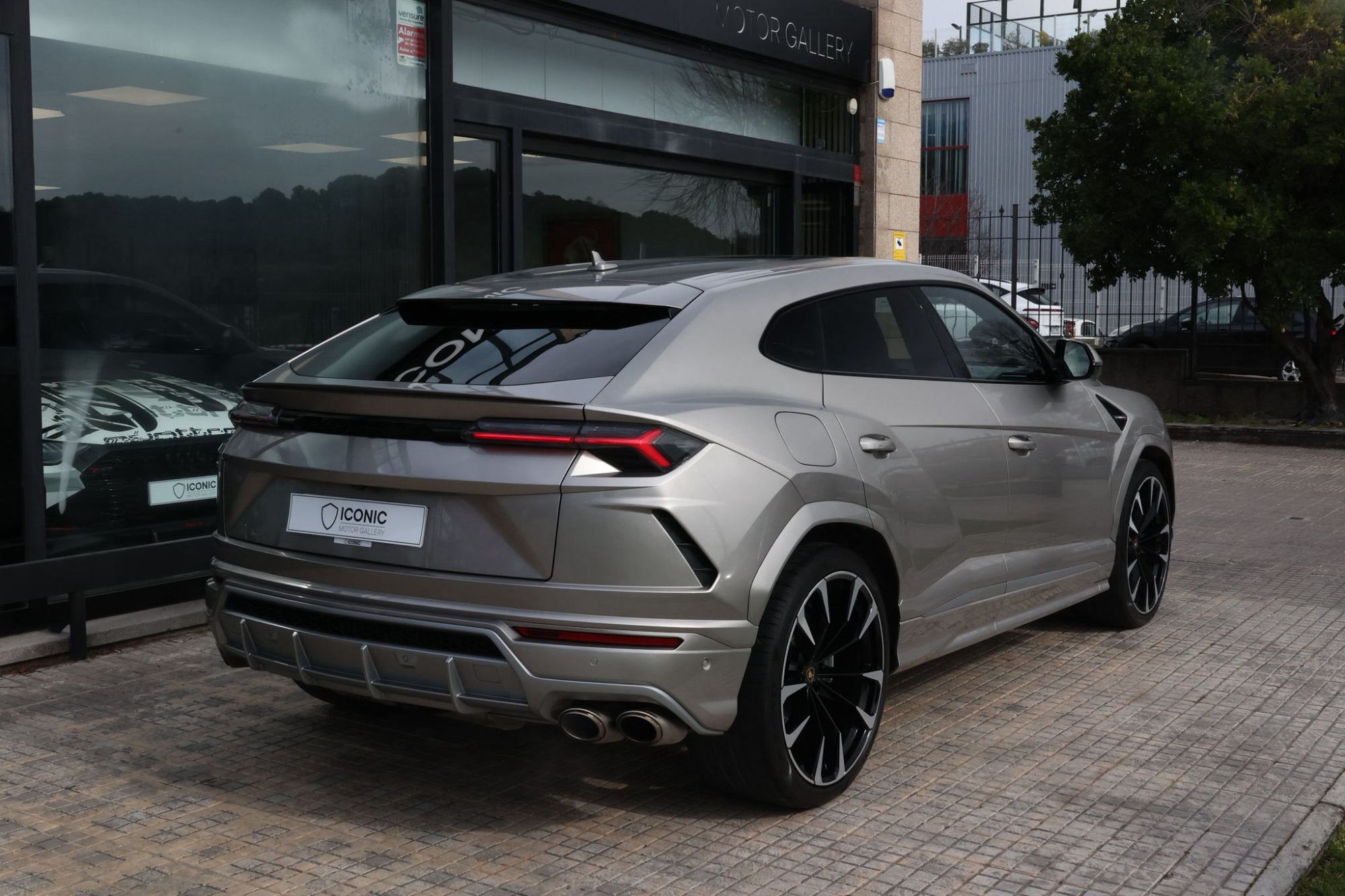 LAMBORGHINI URUS