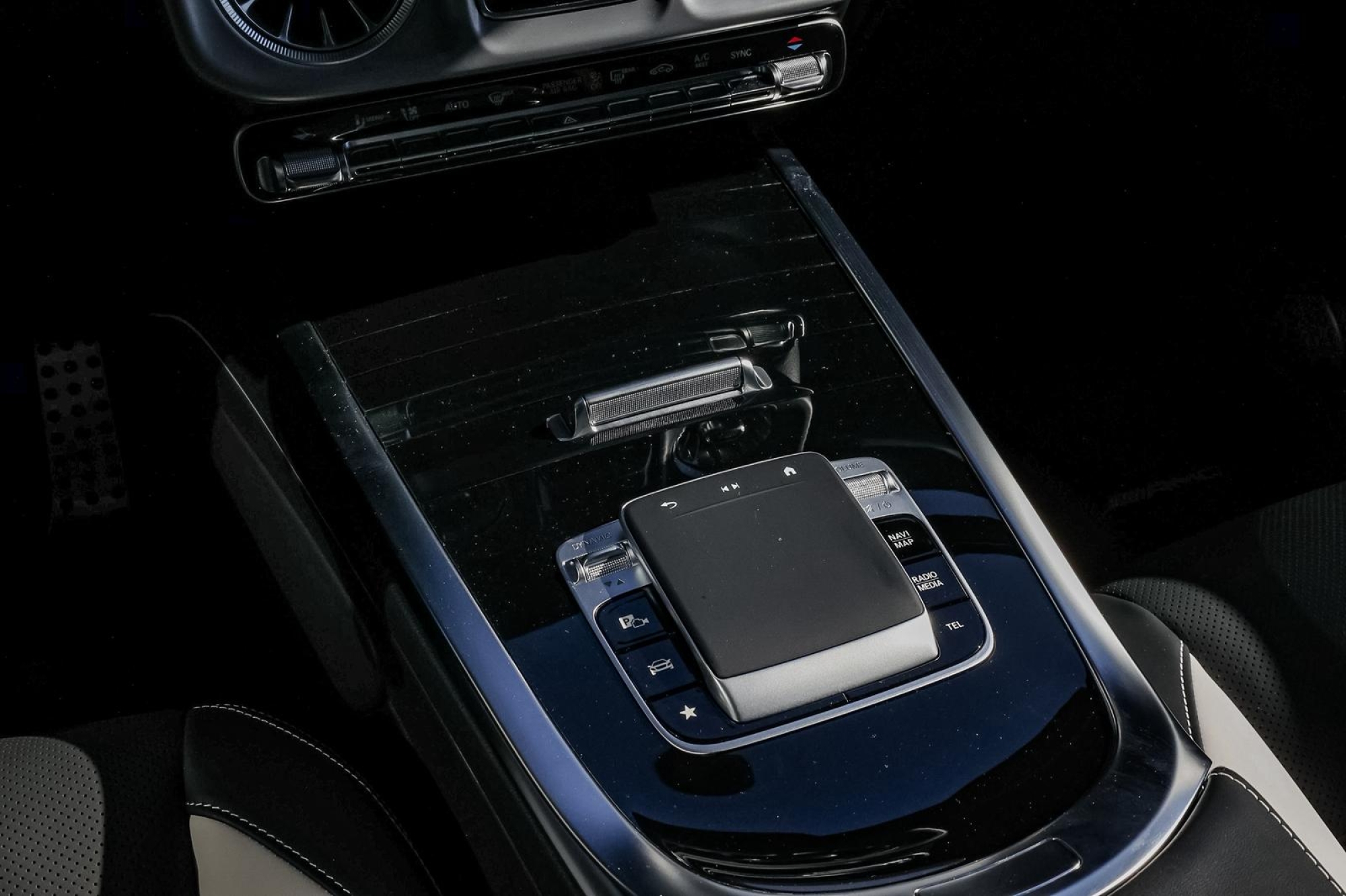 MERCEDES-BENZ AMG G63