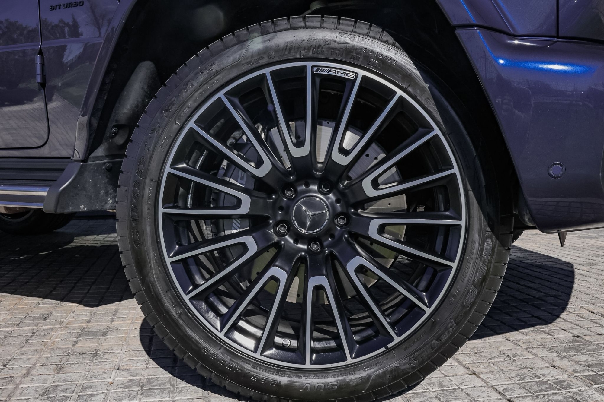 MERCEDES-BENZ AMG G63