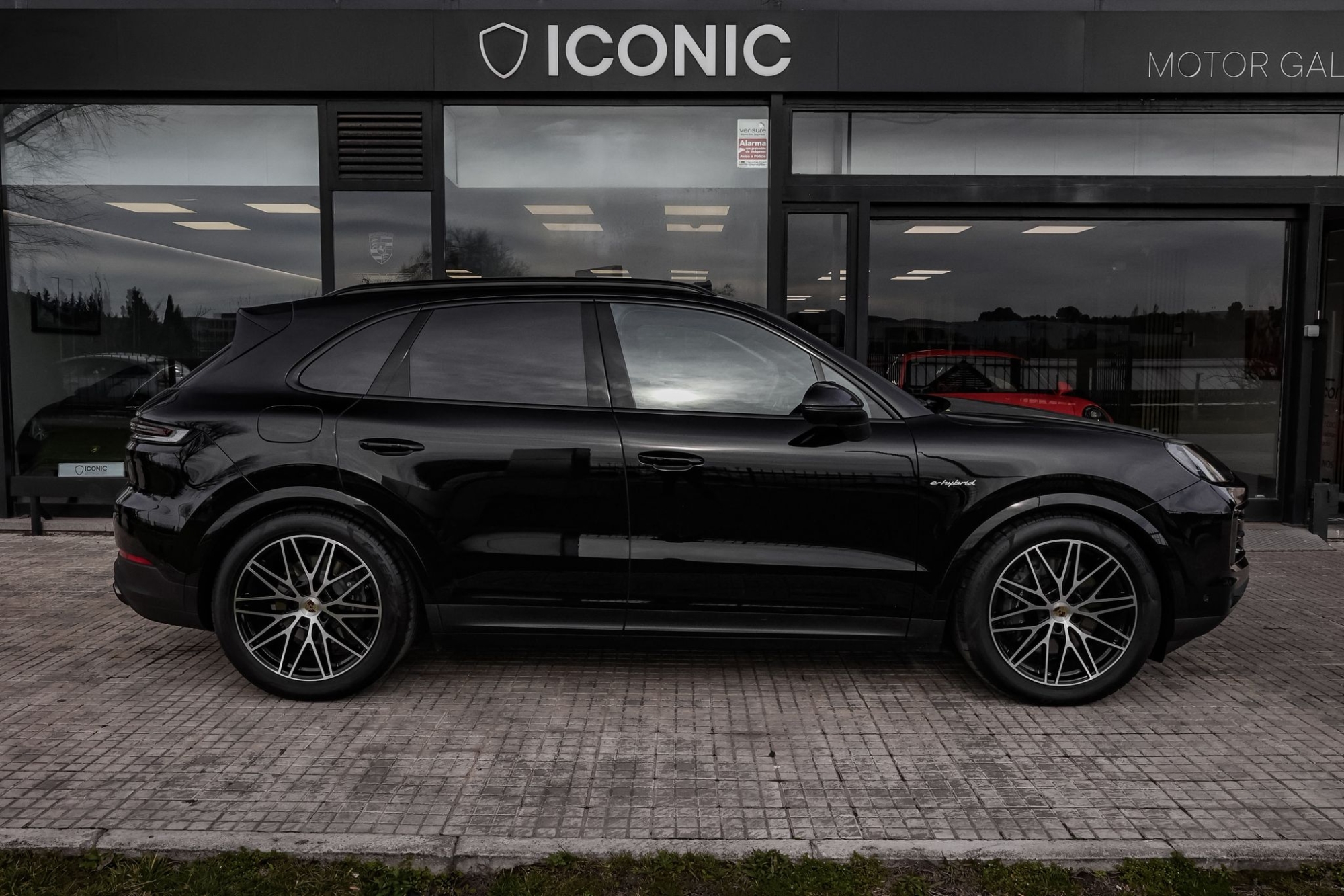 PORSCHE CAYENNE E-HYBRID