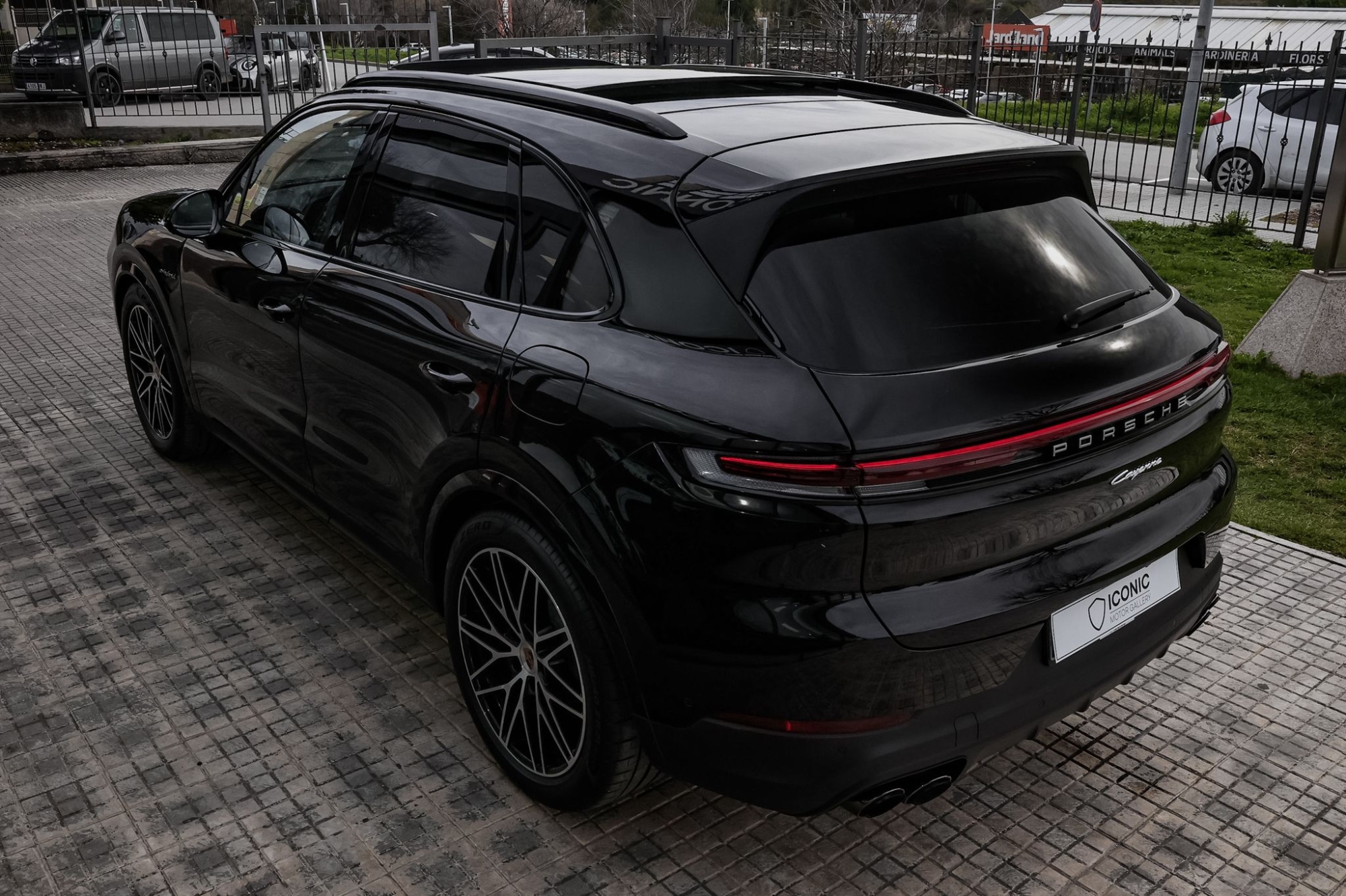 PORSCHE CAYENNE E-HYBRID