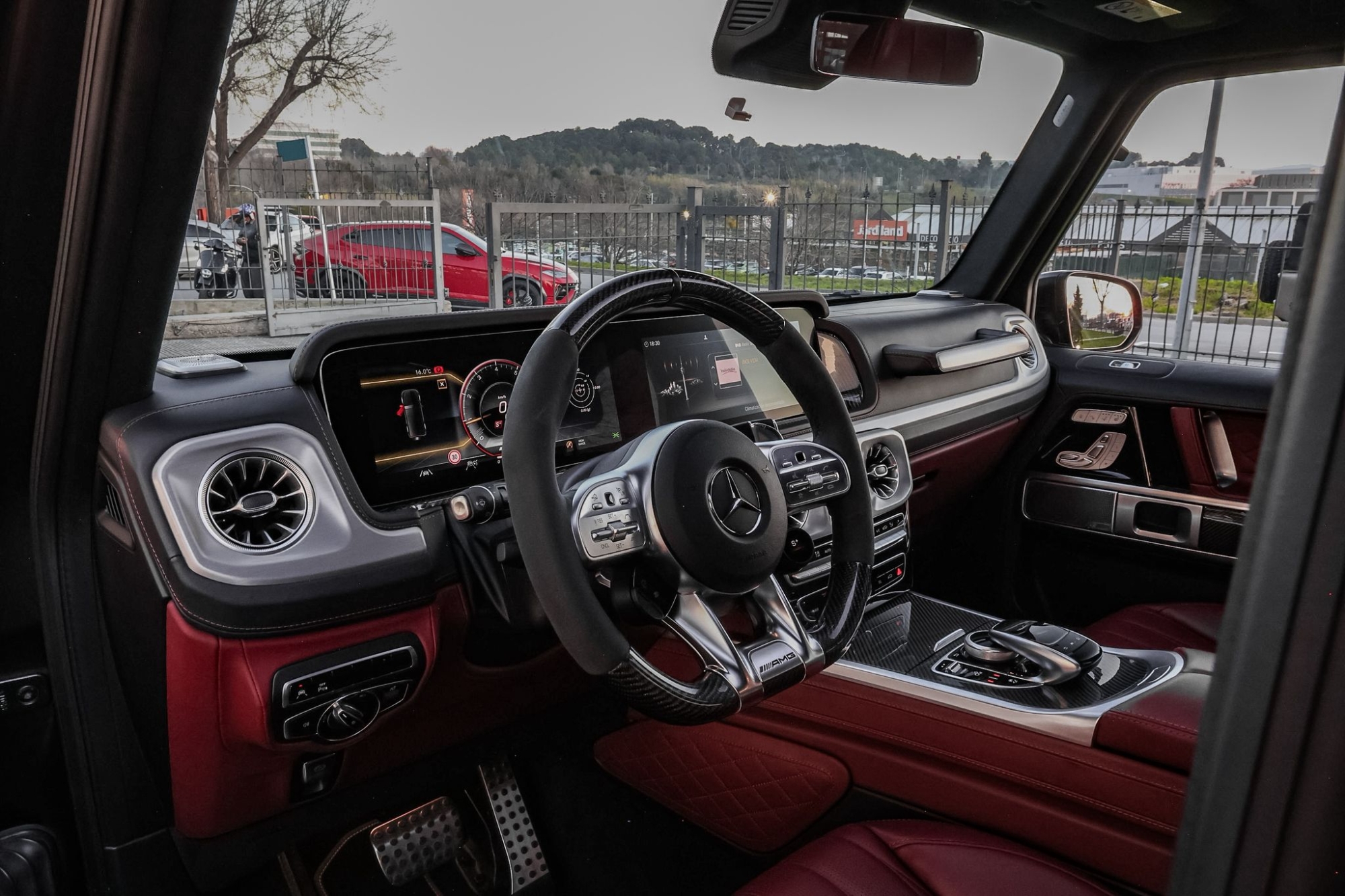 MERCEDES-BENZ AMG G63