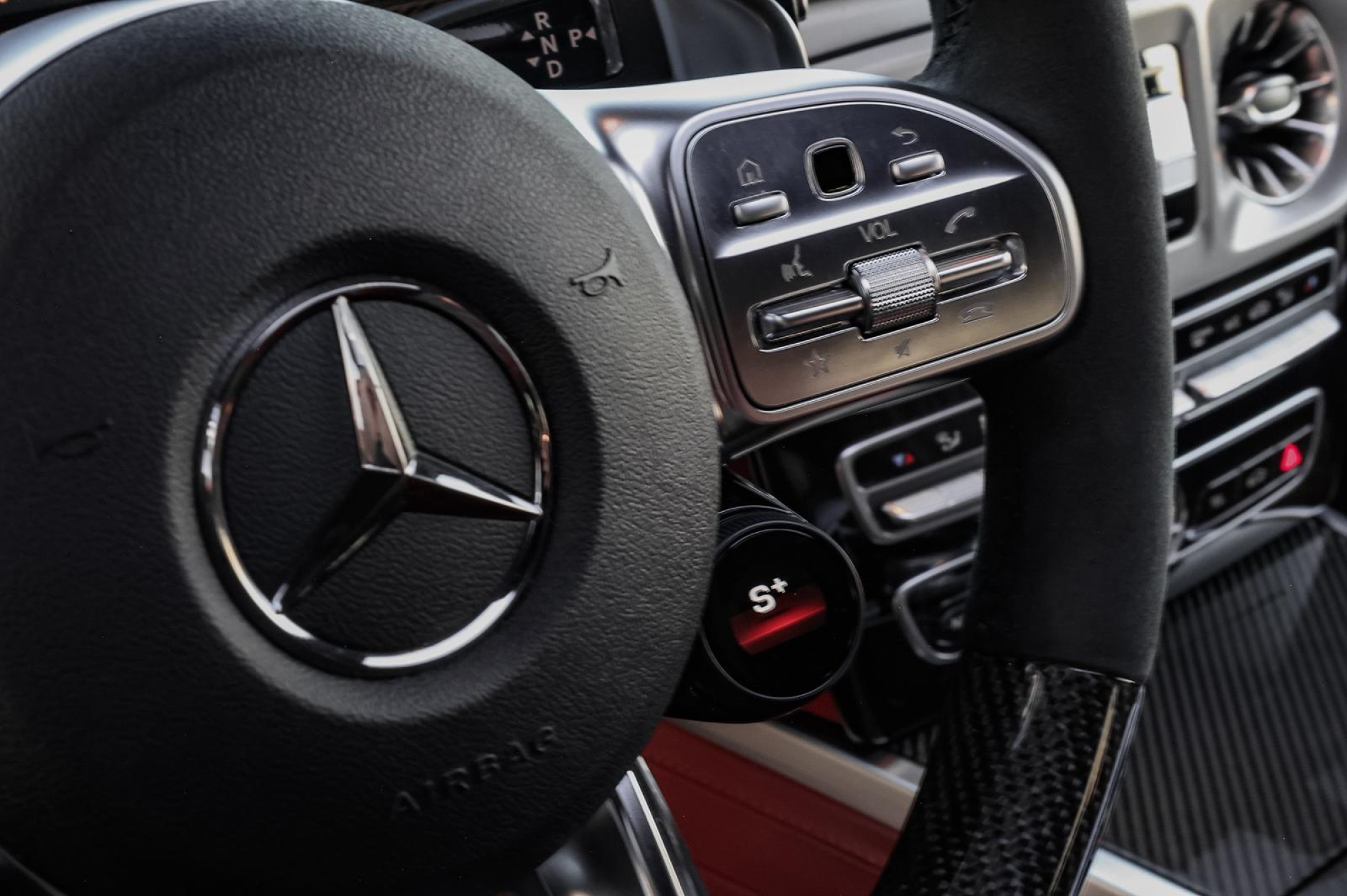 MERCEDES-BENZ AMG G63