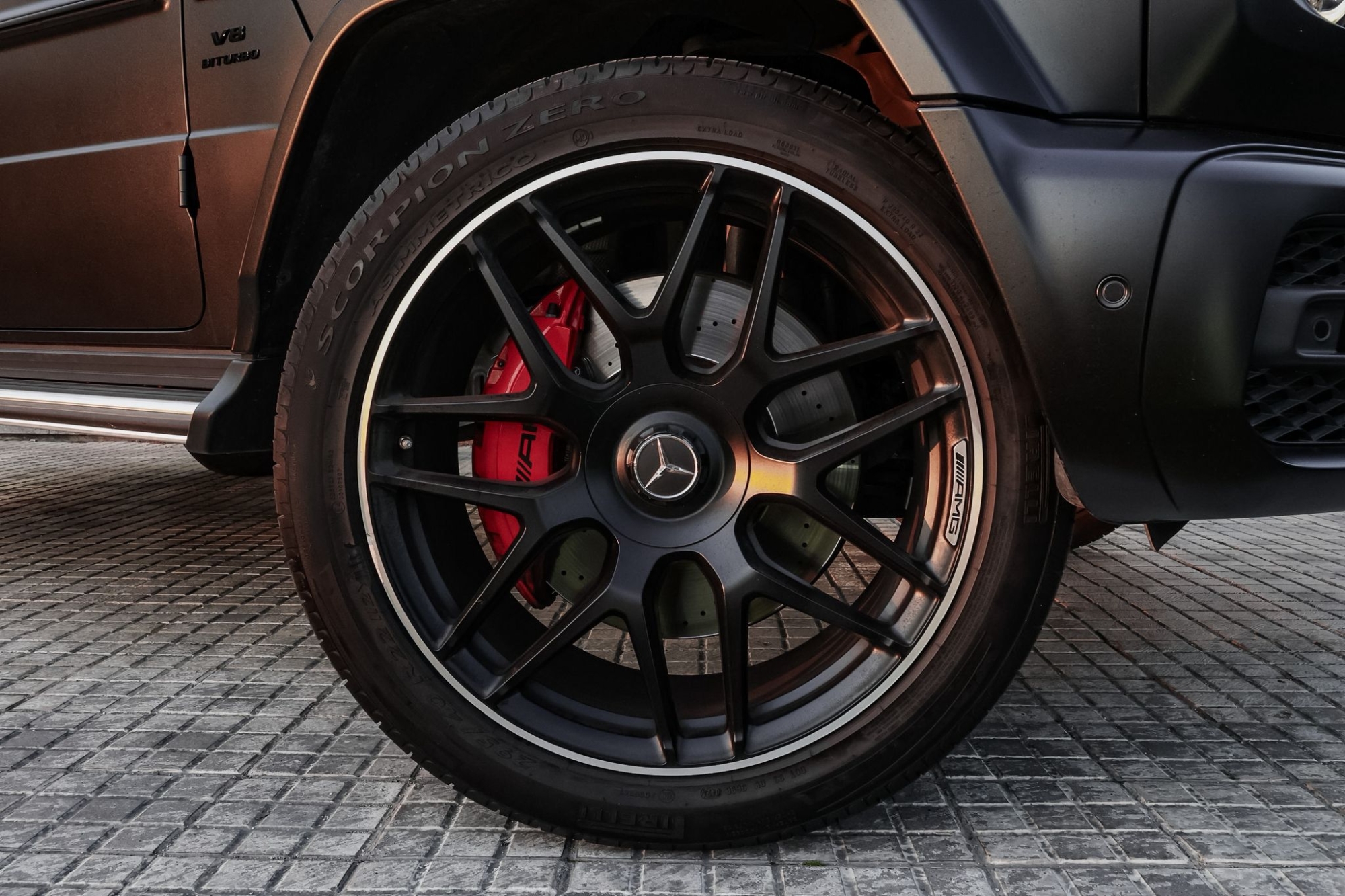 MERCEDES-BENZ AMG G63