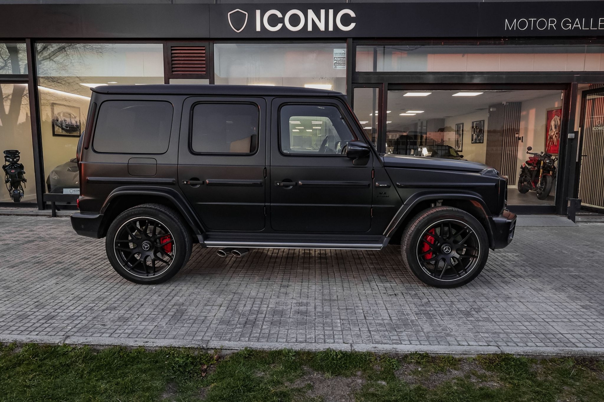 MERCEDES-BENZ AMG G63