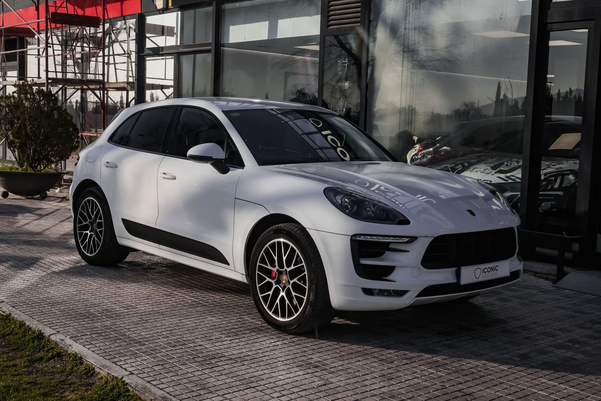 PORSCHE MACAN GTS