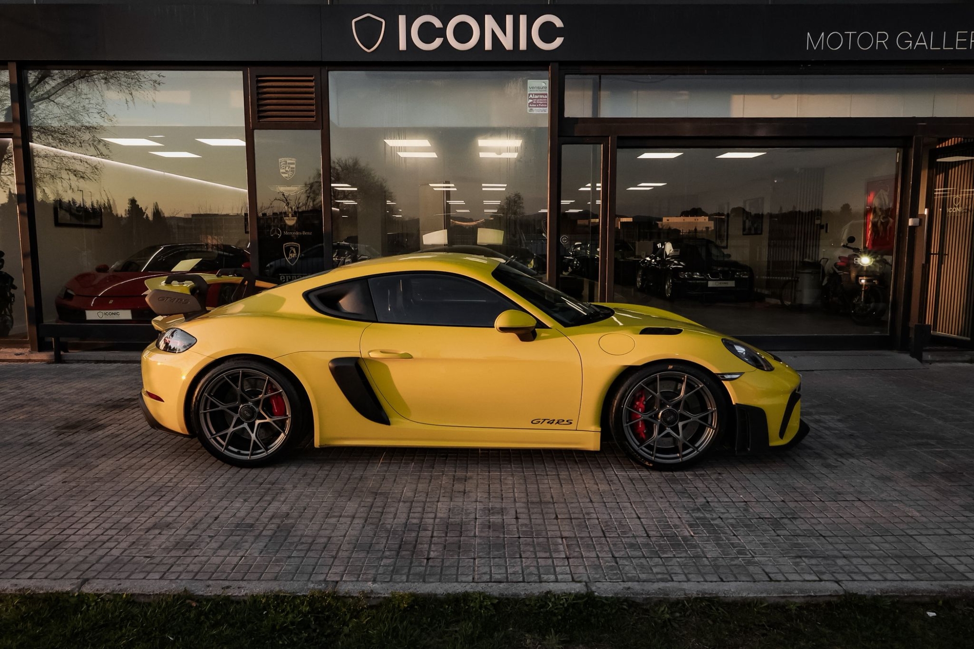 PORSCHE 718 GT4 RS