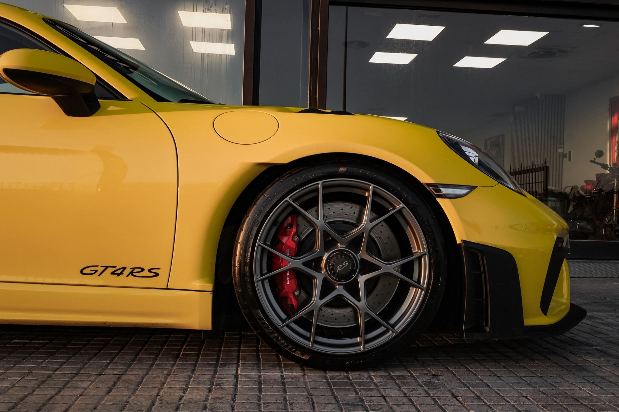 PORSCHE 718 GT4 RS