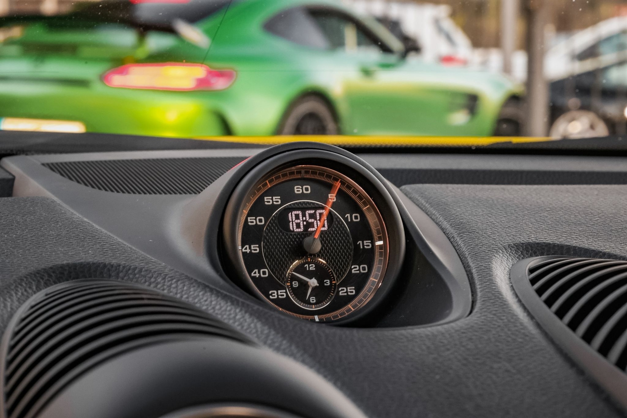 PORSCHE 718 GT4 RS