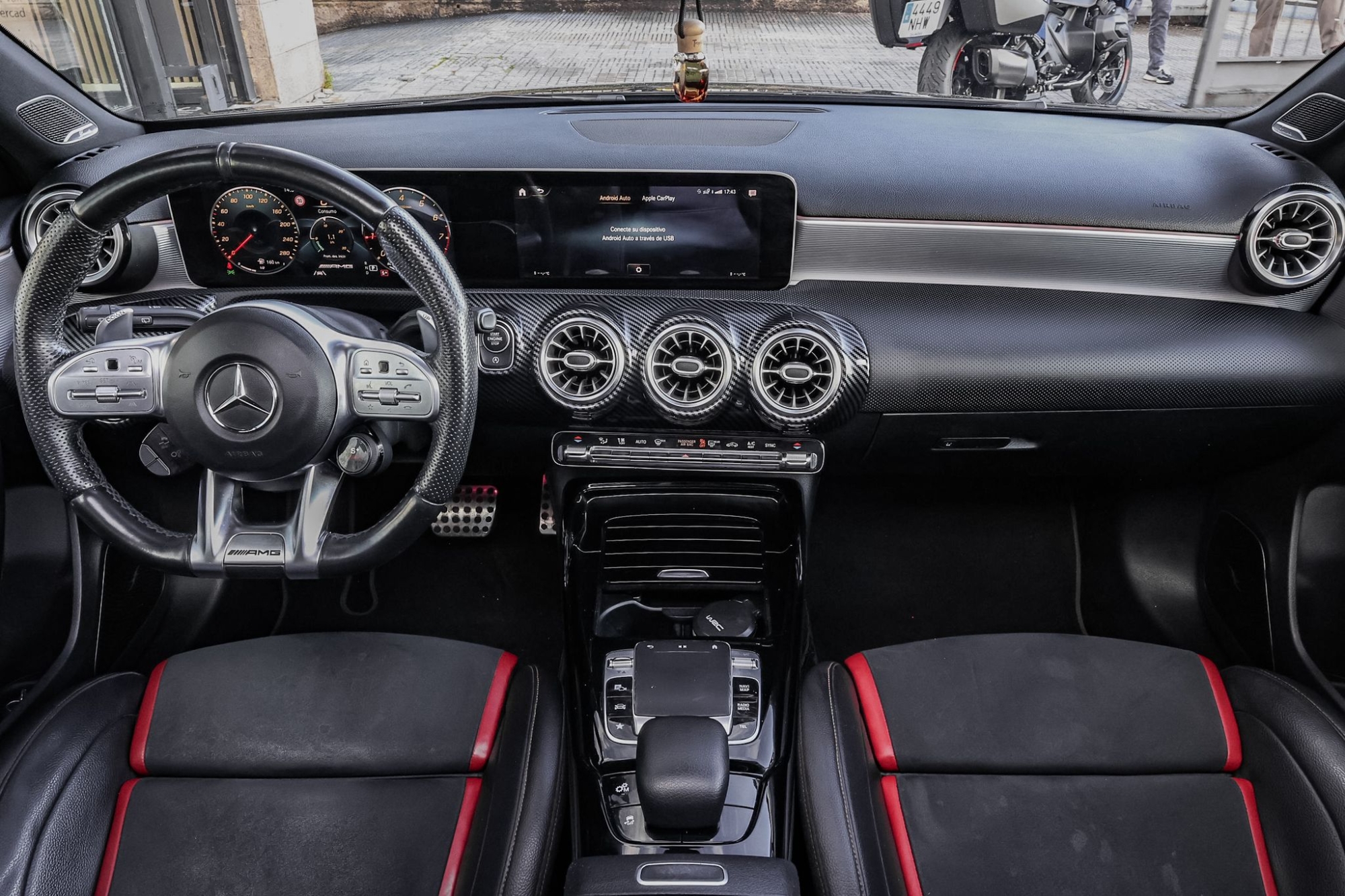 MERCEDES-BENZ AMG A35 4MATIC