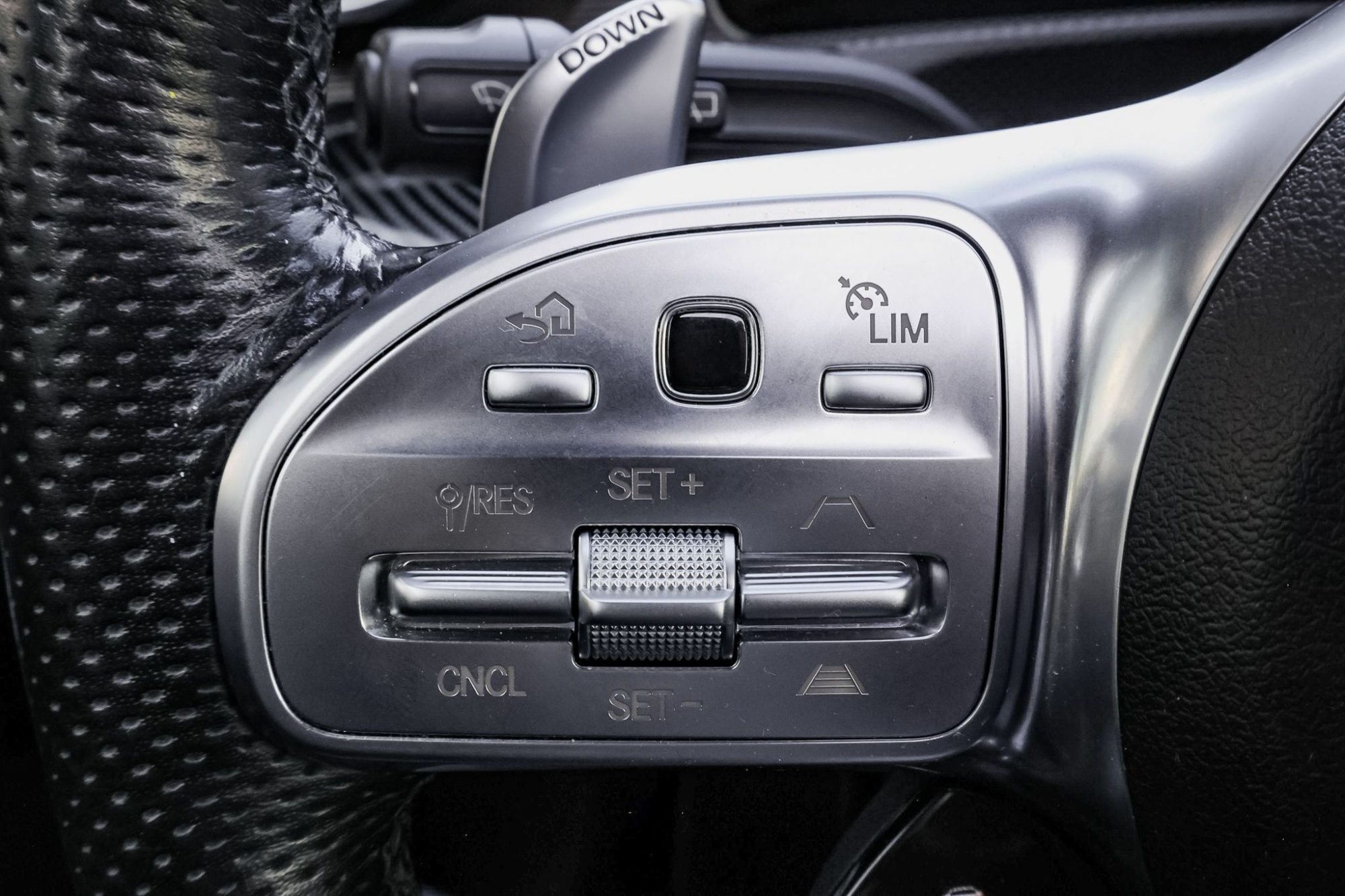 MERCEDES-BENZ AMG A35 4MATIC