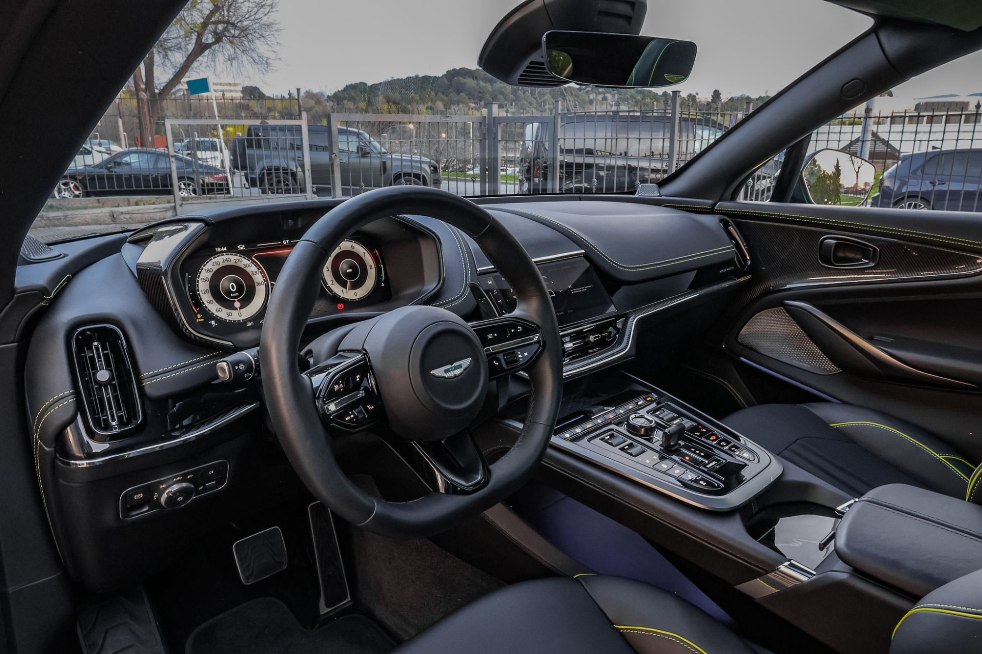 ASTON MARTIN DBX 707 AMR24