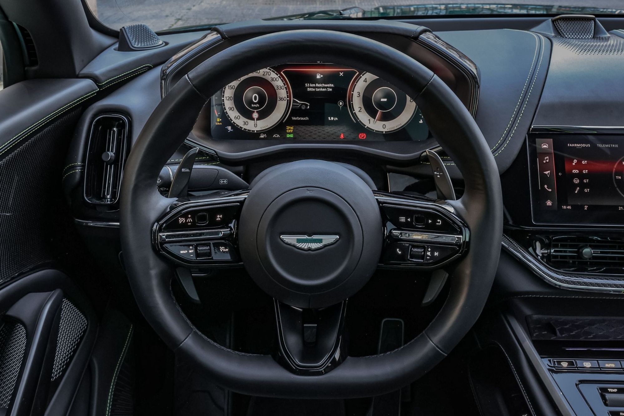 ASTON MARTIN DBX 707 AMR24