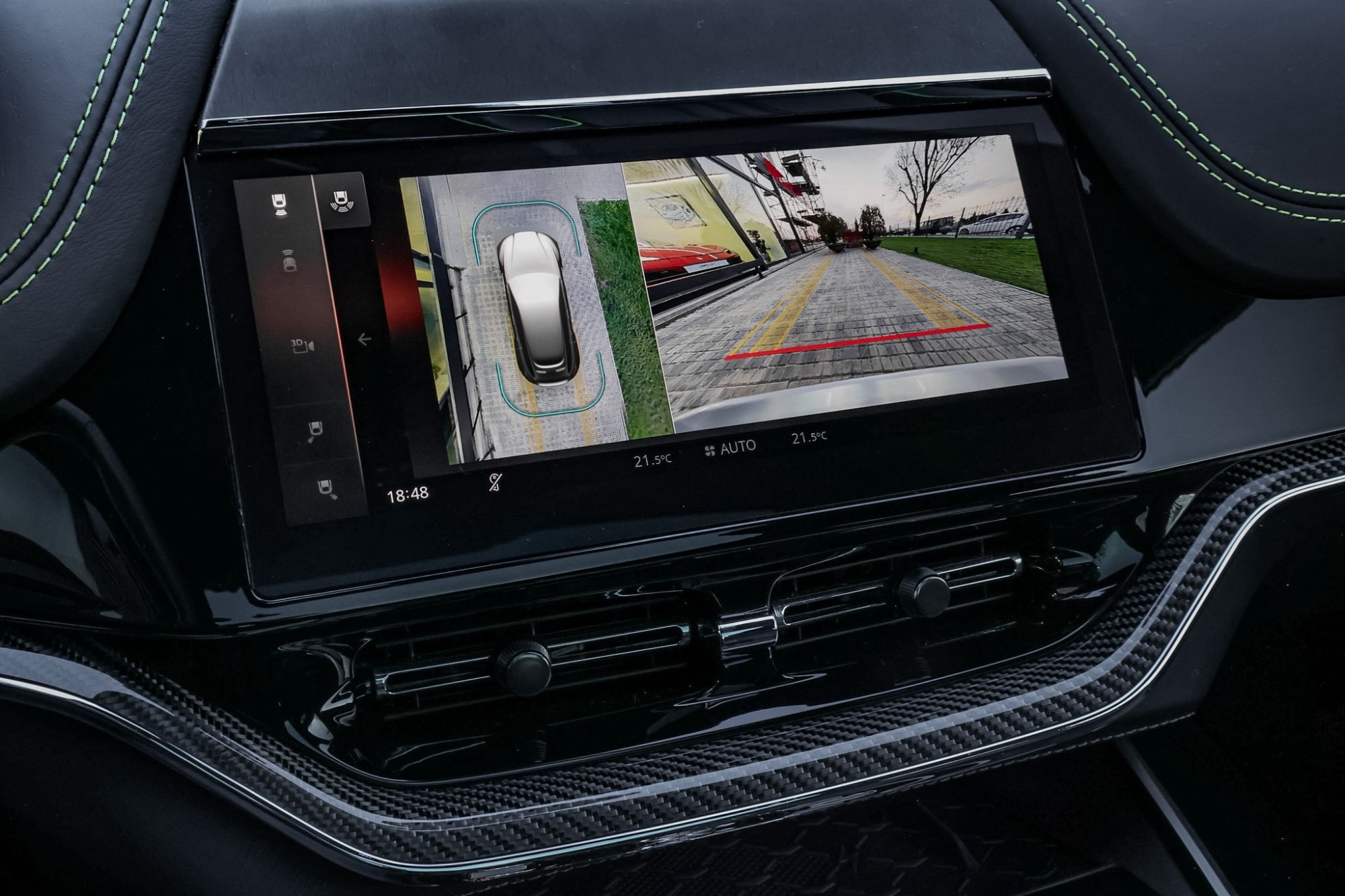 ASTON MARTIN DBX 707 AMR24