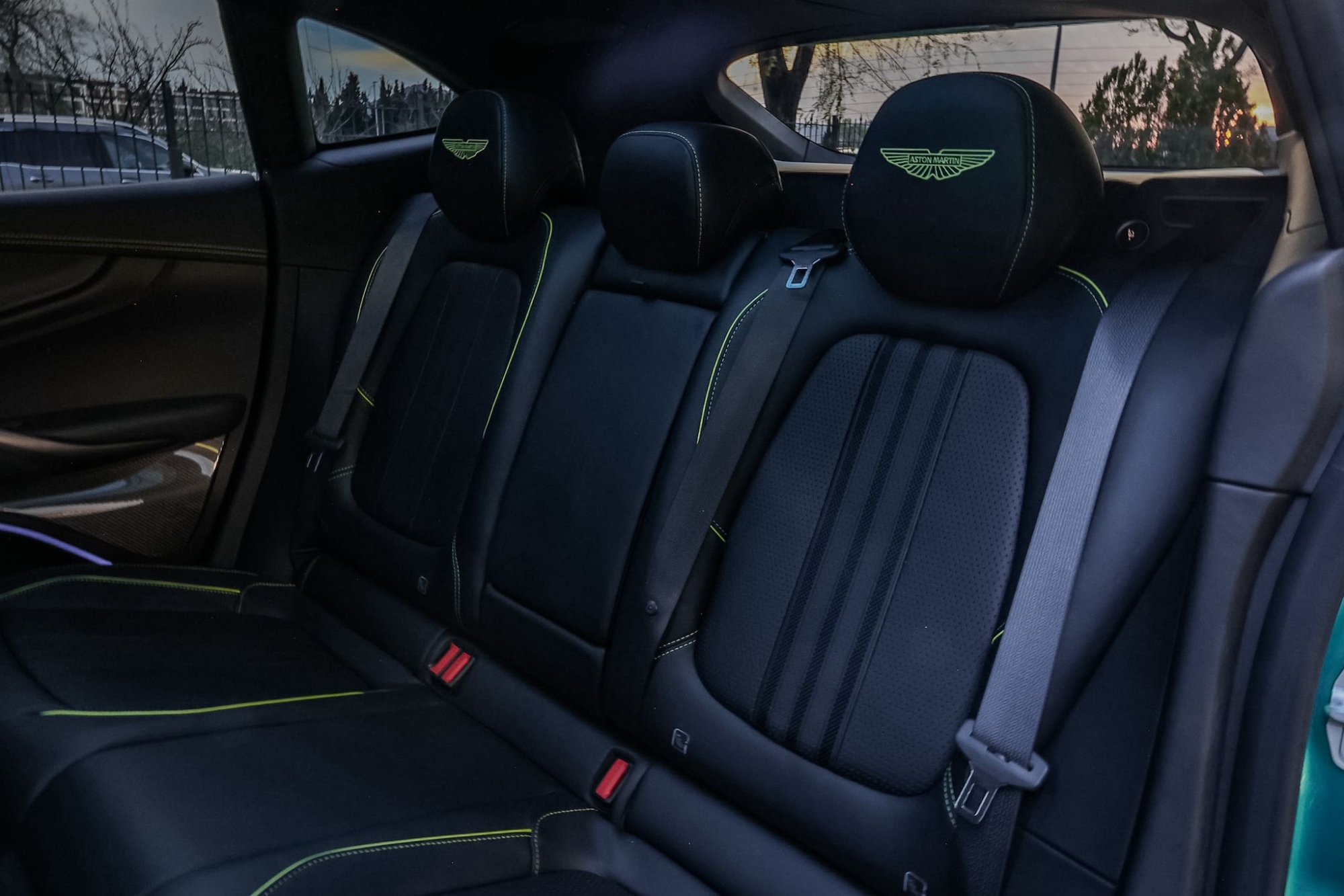 ASTON MARTIN DBX 707 AMR24