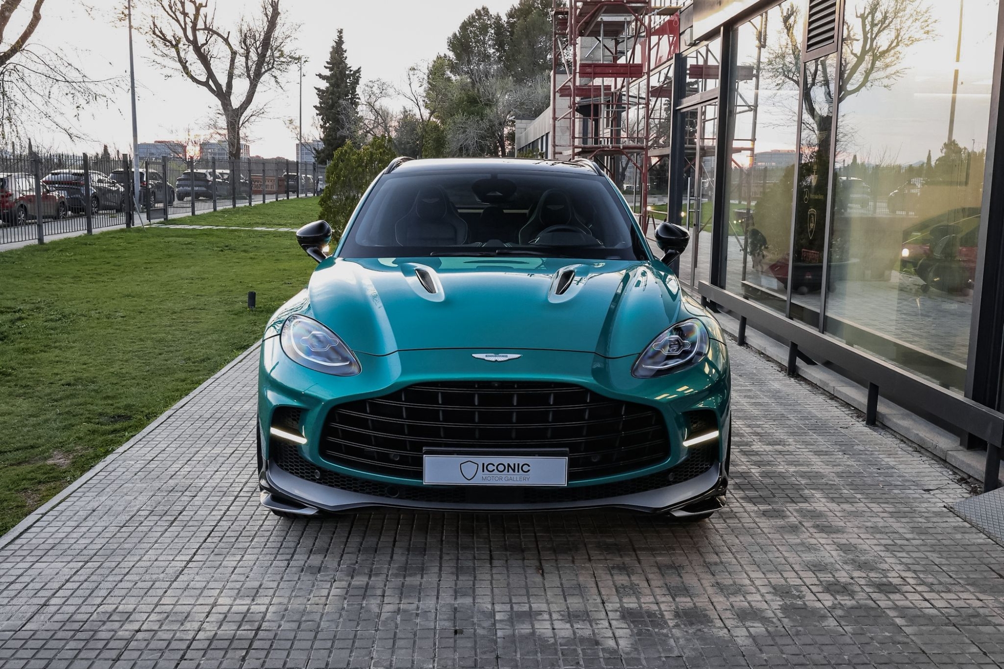 ASTON MARTIN DBX 707 AMR24