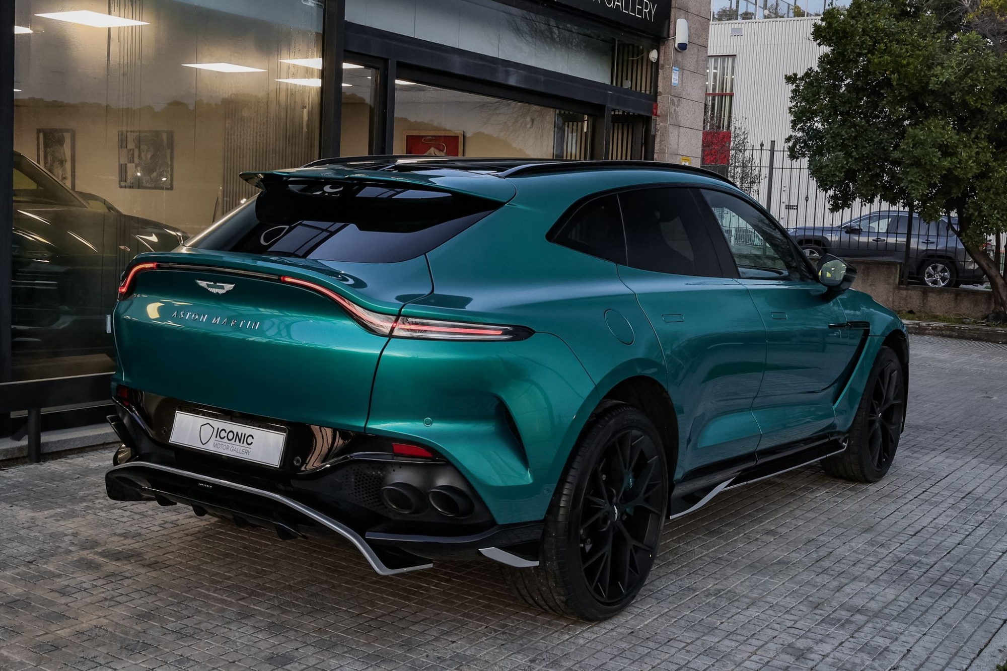 ASTON MARTIN DBX 707 AMR24