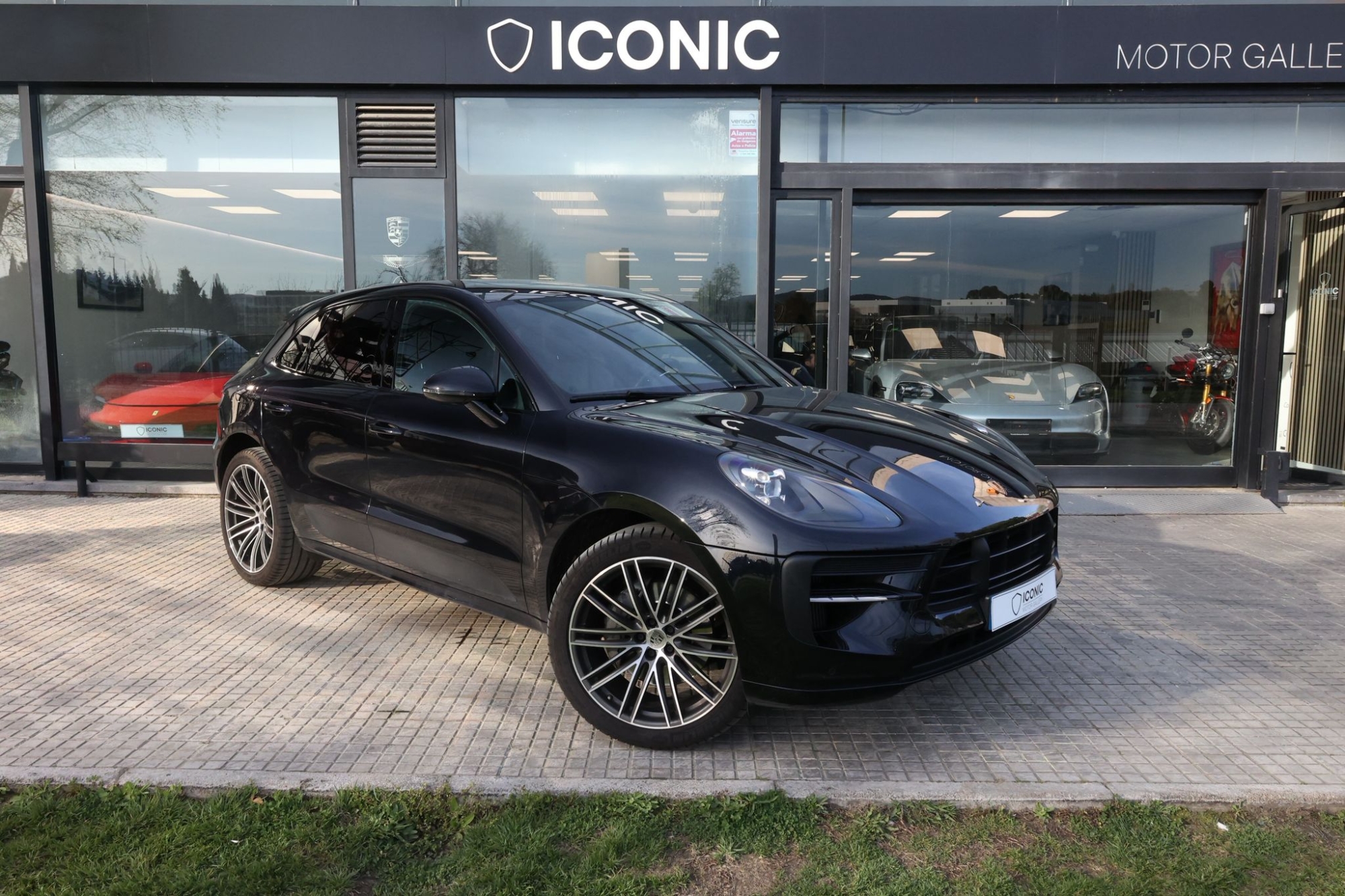 PORSCHE MACAN S