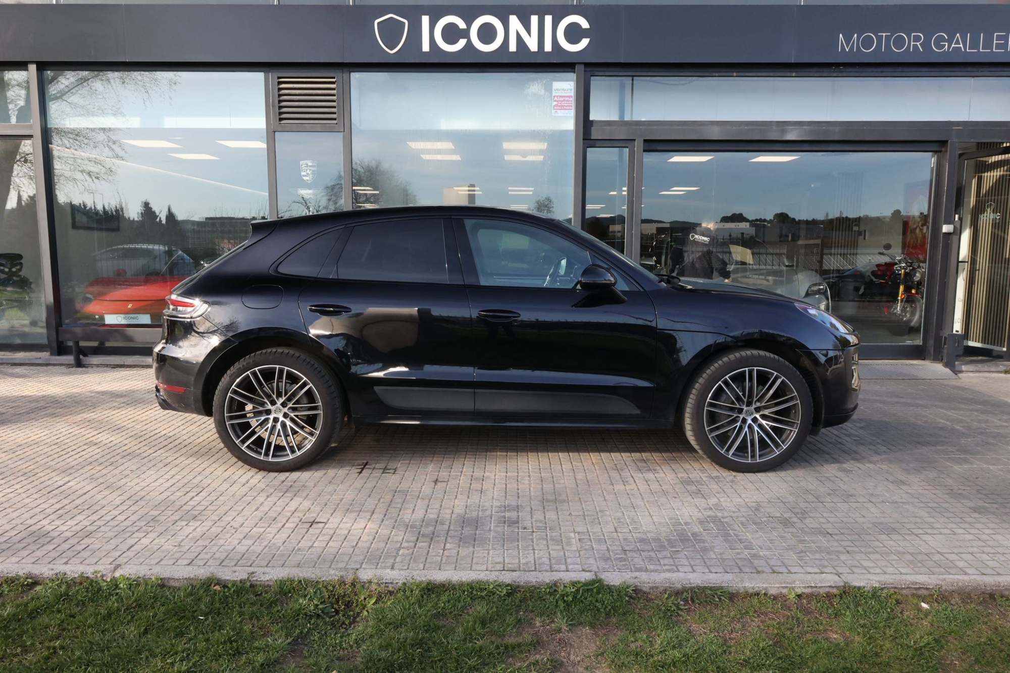 PORSCHE MACAN S