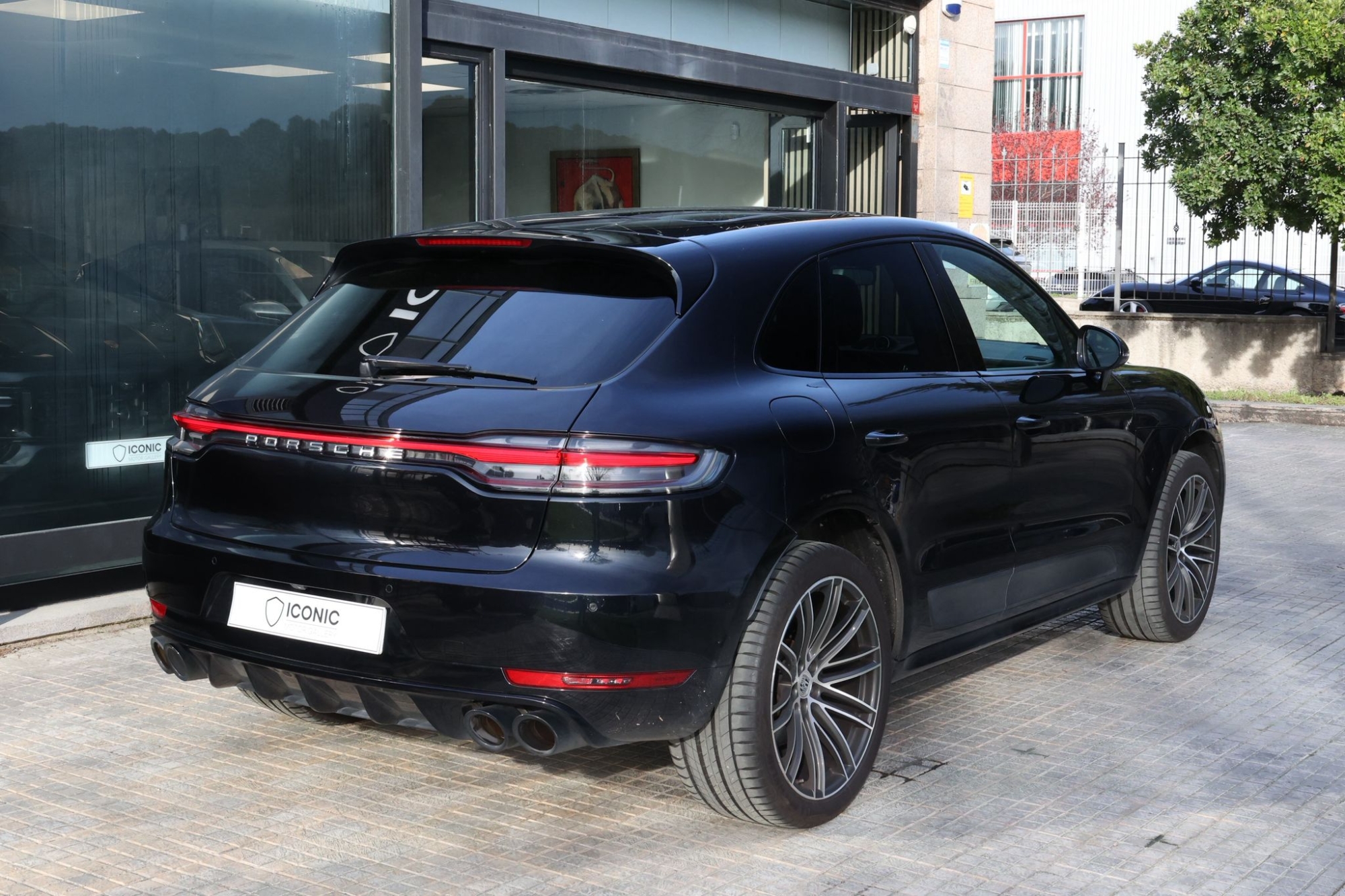 PORSCHE MACAN S
