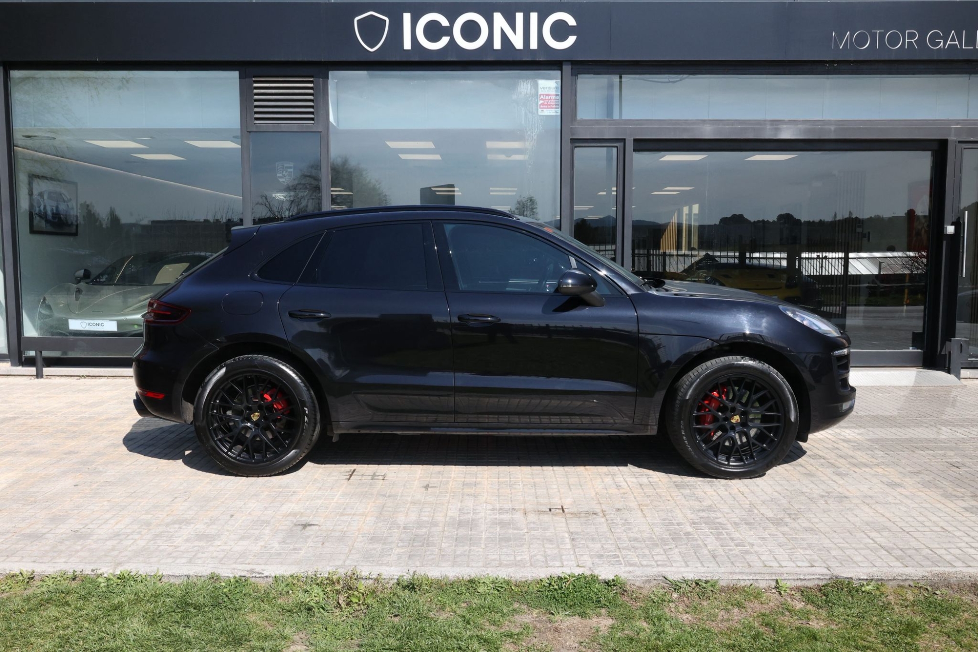 PORSCHE MACAN GTS
